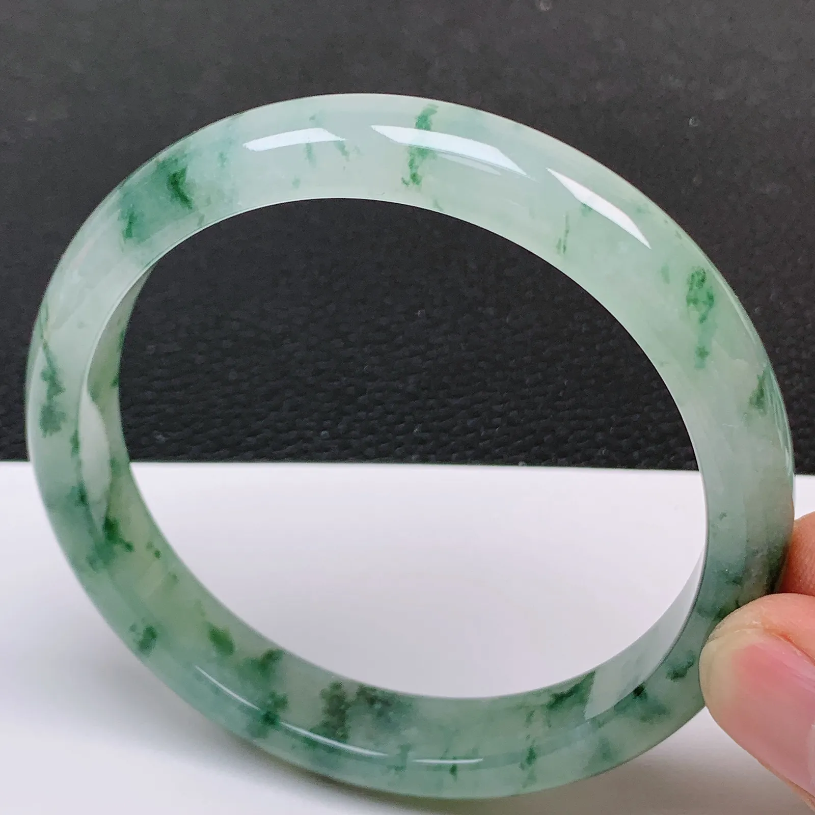 62～63大圈口 天然翡翠老坑冰润飘花正圈手镯 尺寸62.2.*12.2*7.8