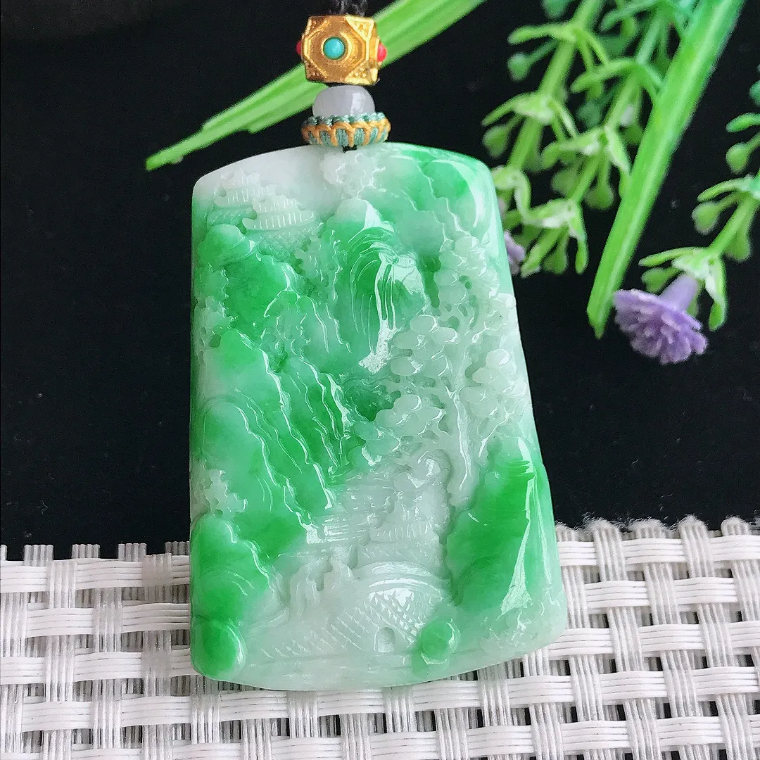 实拍A货翡翠46.5/32.2/5.5老坑精美飘阳绿山水牌吊坠翡翠挂件