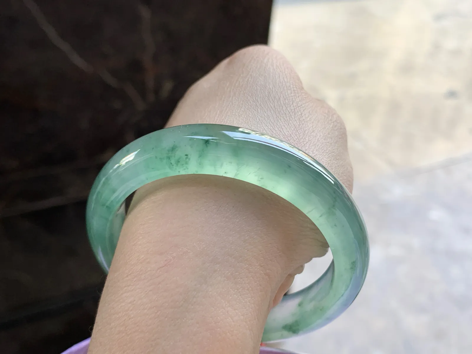 55-12.5-8.6

冰绿手镯^_^透亮 鲜艳鲜艳 实物浓郁