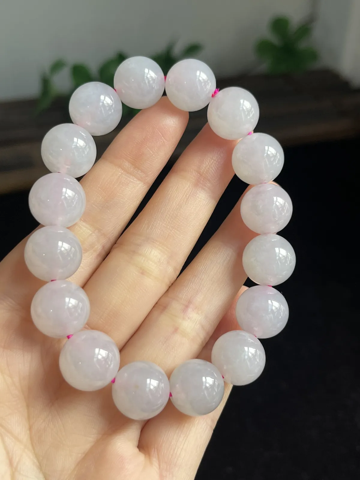 翡翠手链，绳子对颜色有影响