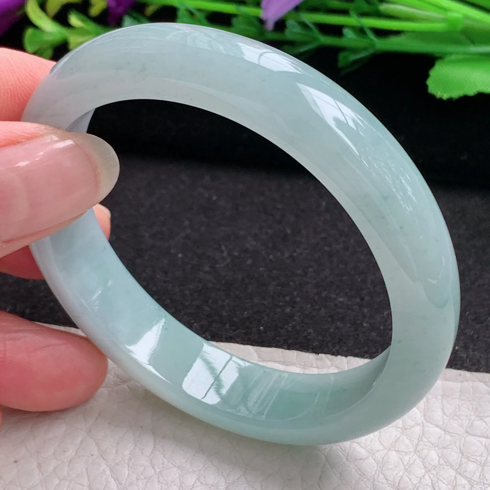 ym清秀飘花款54.5*48.5*7.5贵妃镯 天然缅甸翡翠A货冰润蓝韵蛋形宽边玉手环