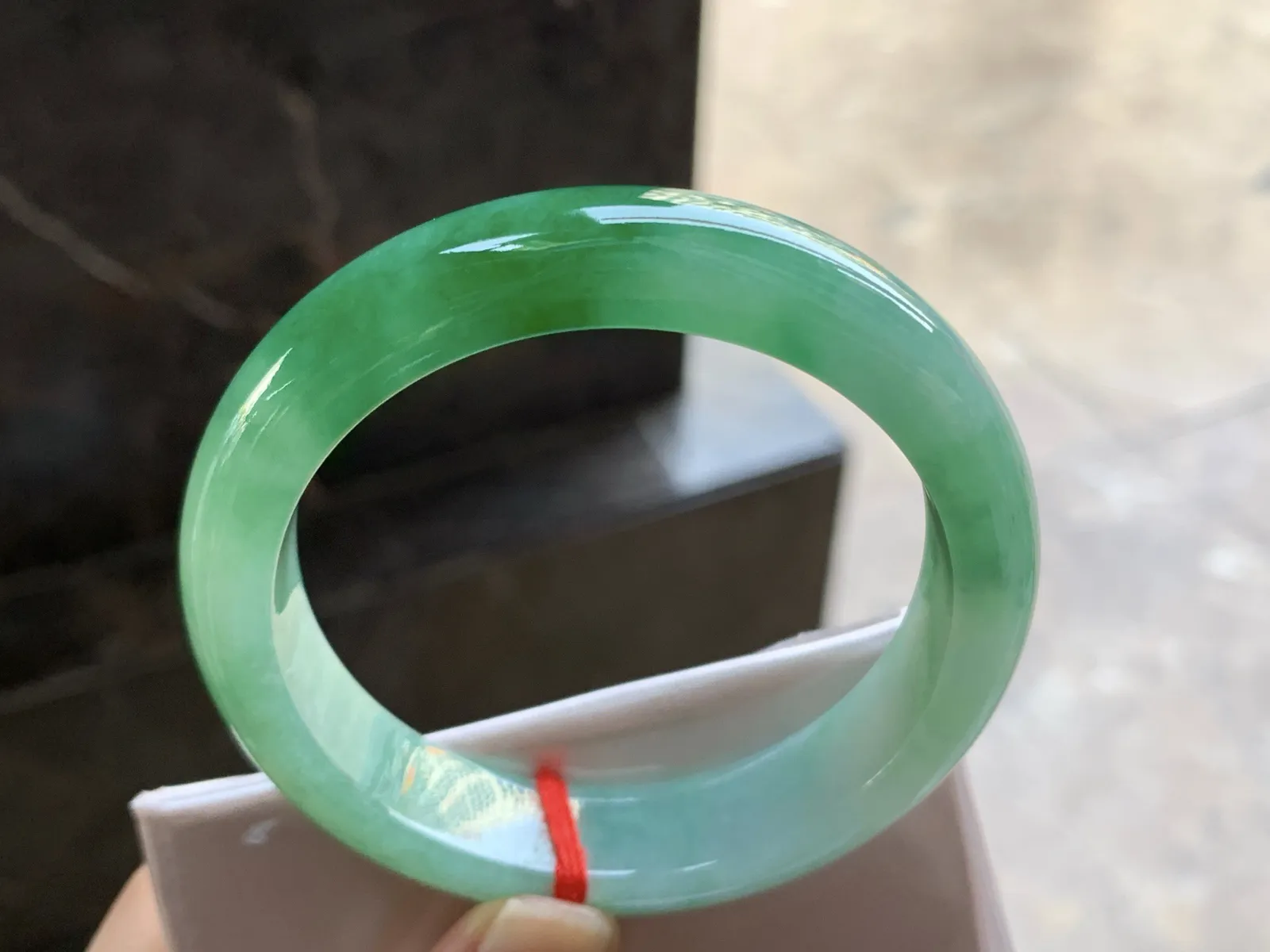 54-12.8-8.3

浓绿色手镯^_^鲜艳