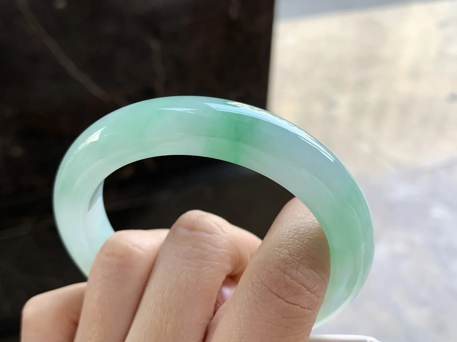 56.5-12-9.5

晴绿手镯^_^颜色好看