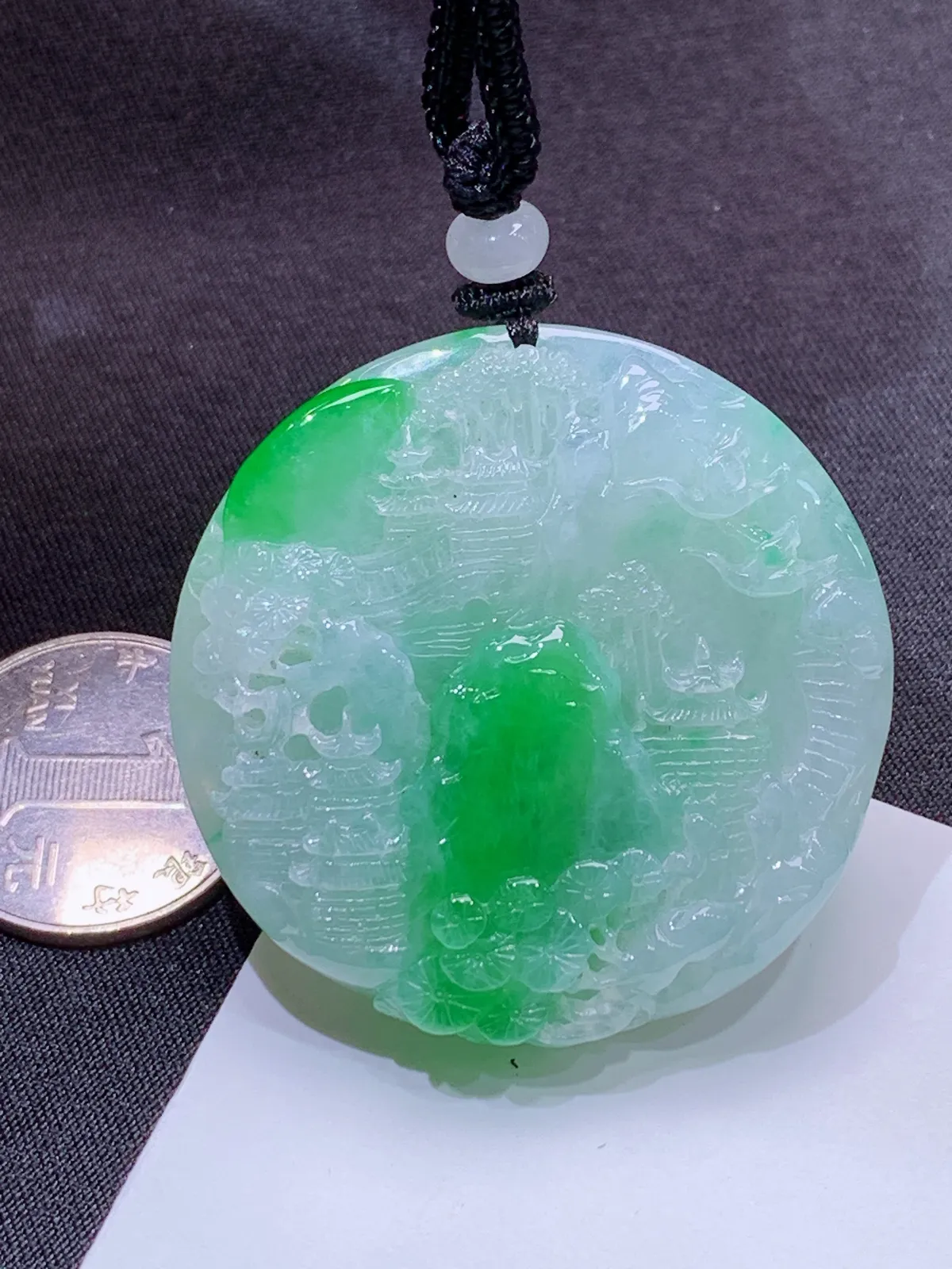 冰飘绿山水牌，厚装种老，冰润细腻，色阳，种水足，Xc 尺寸47.3*47*10.1