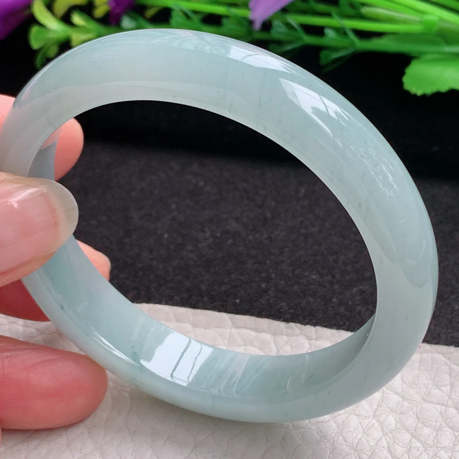 ym清秀飘花款54.5*48.5*7.5贵妃镯 天然缅甸翡翠A货冰润蓝韵蛋形宽边玉手环