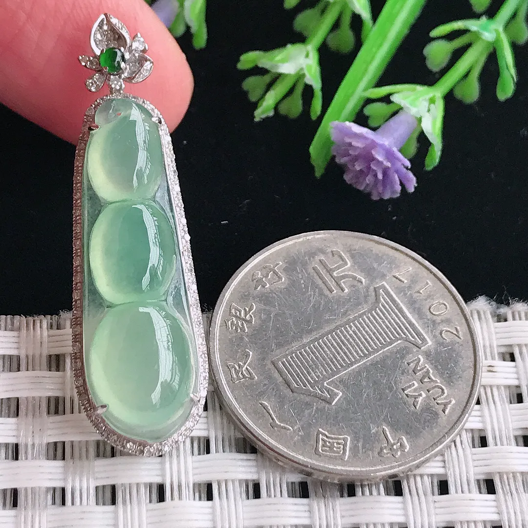 实拍A货翡翠39/11.5/8老坑18k金镶嵌冰种冰晴绿福豆吊坠翡翠四季豆挂件