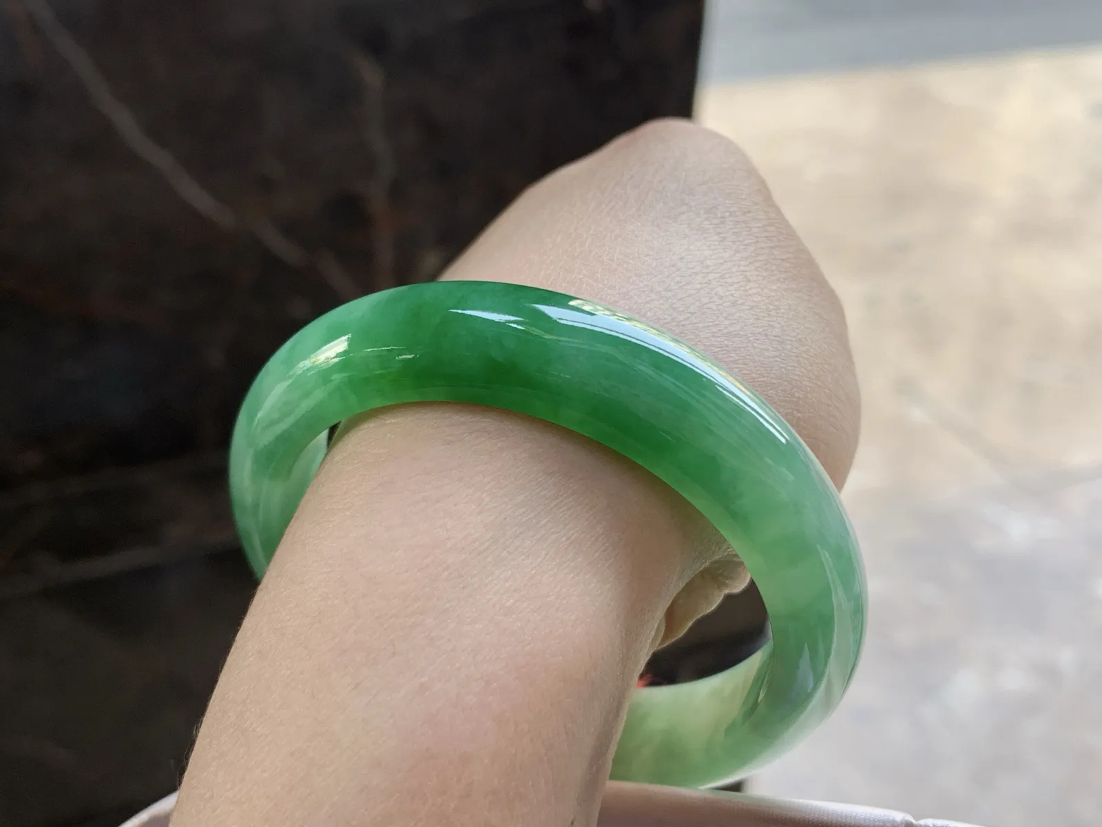 54-12.8-8.3

浓绿色手镯^_^鲜艳