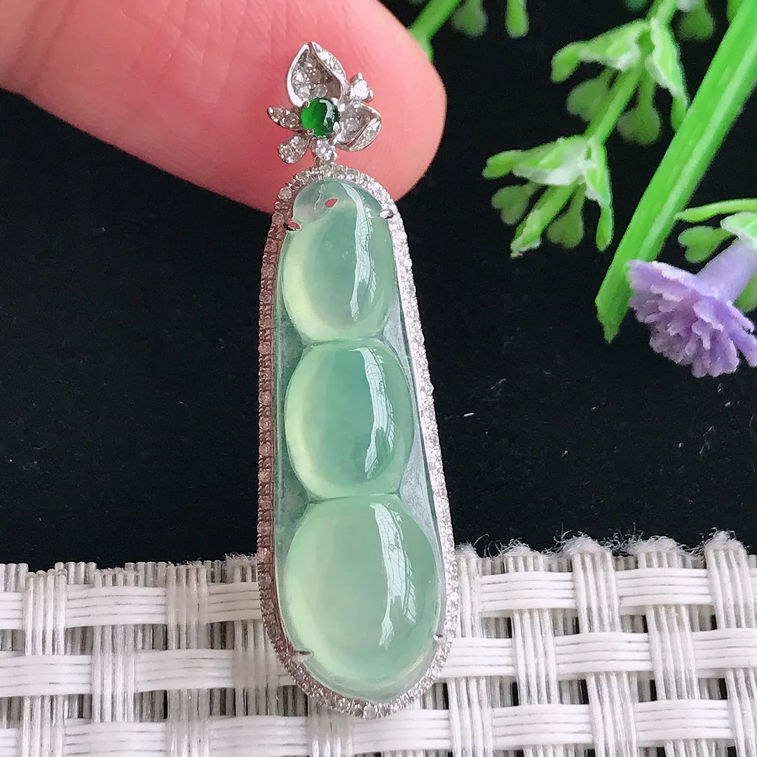 实拍A货翡翠39/11.5/8老坑18k金镶嵌冰种冰晴绿福豆吊坠翡翠四季豆挂件