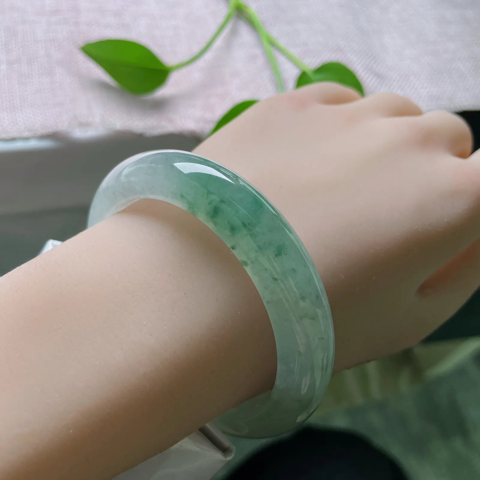 54.8/13.4/9飘花正圈，冰润细腻，晕染意境，典雅贵气，沁人心脾，贵气，完美