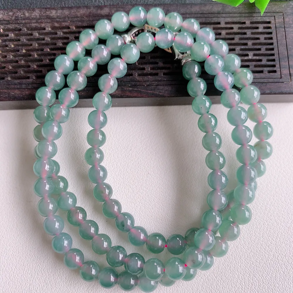 冰润翡翠圆珠项链，水水润润，珠圆玉润，颜色鲜艳，妙明清净，清秀高雅，佩戴效果优雅迷人！性价比超值 W115-3  尺寸：6mm