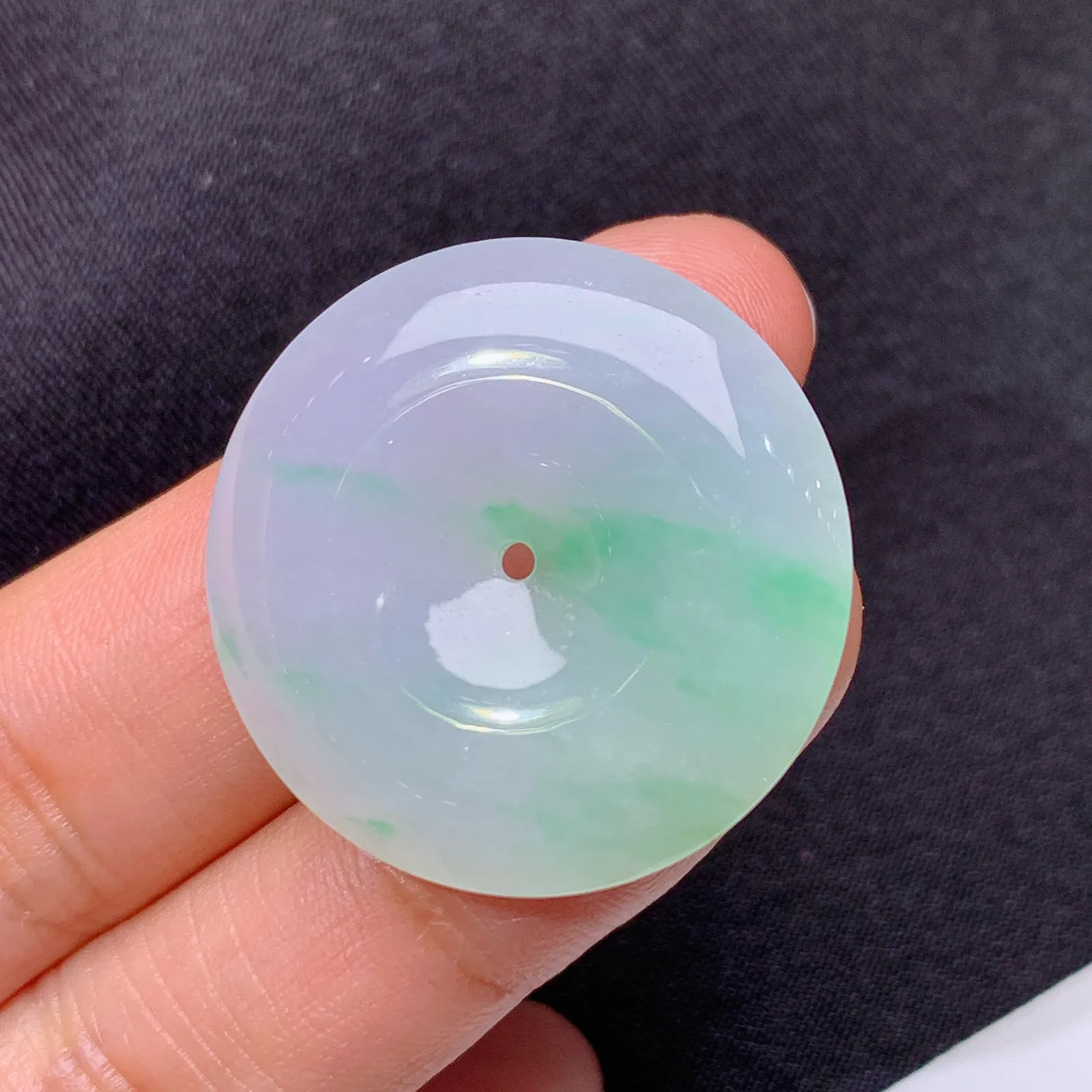 冰飘绿平安扣，冰冰润润，玉质细腻，种水足，001 尺寸28.2*5.6