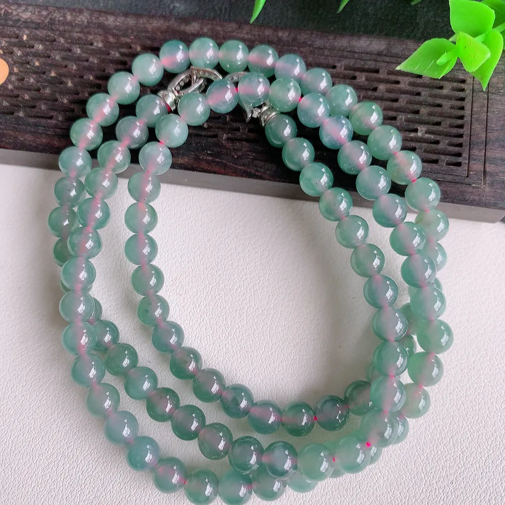 冰润翡翠圆珠项链，水水润润，珠圆玉润，颜色鲜艳，妙明清净，清秀高雅，佩戴效果优雅迷人！性价比超值 W115-3  尺寸：6mm