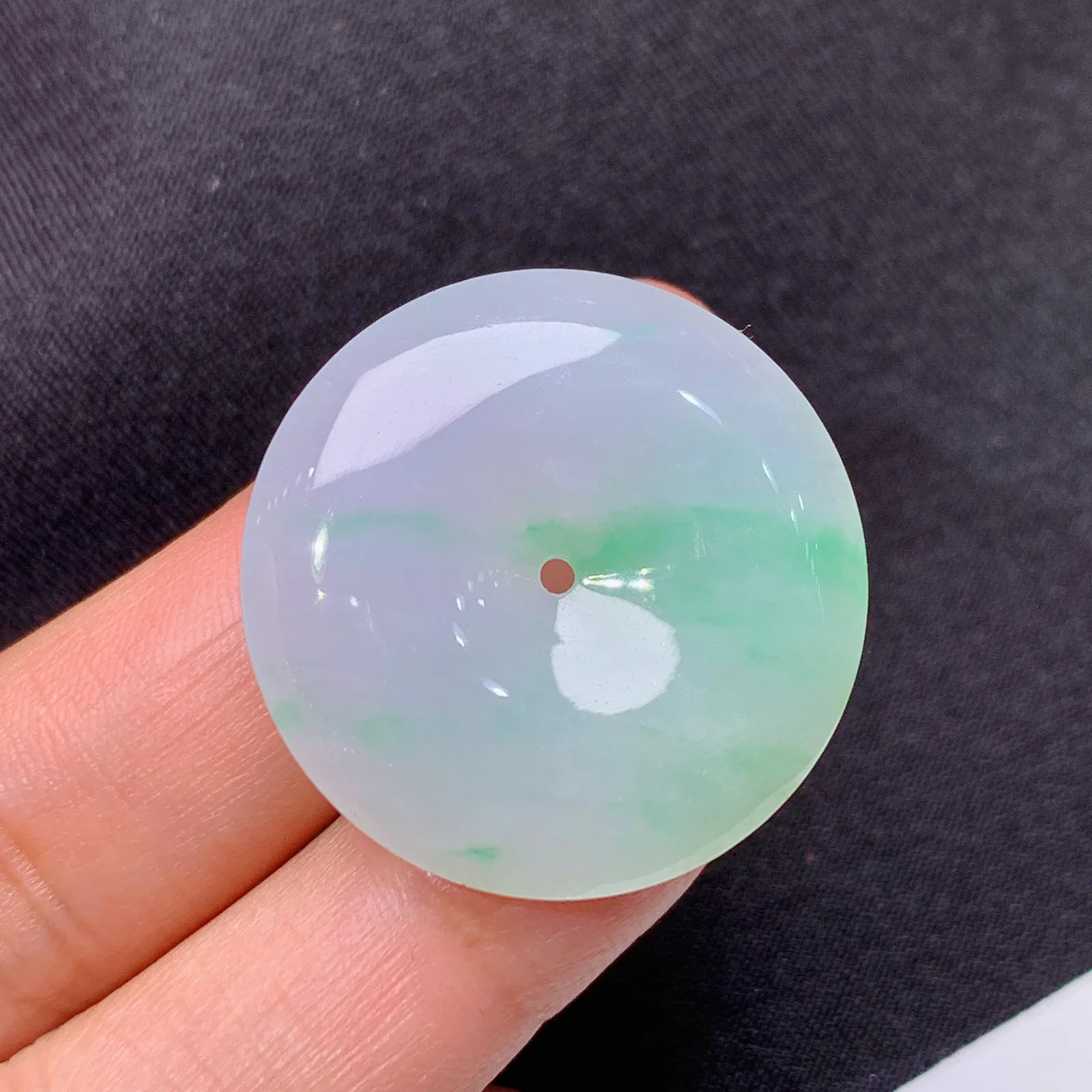 冰飘绿平安扣，冰冰润润，玉质细腻，种水足，001 尺寸28.2*5.6