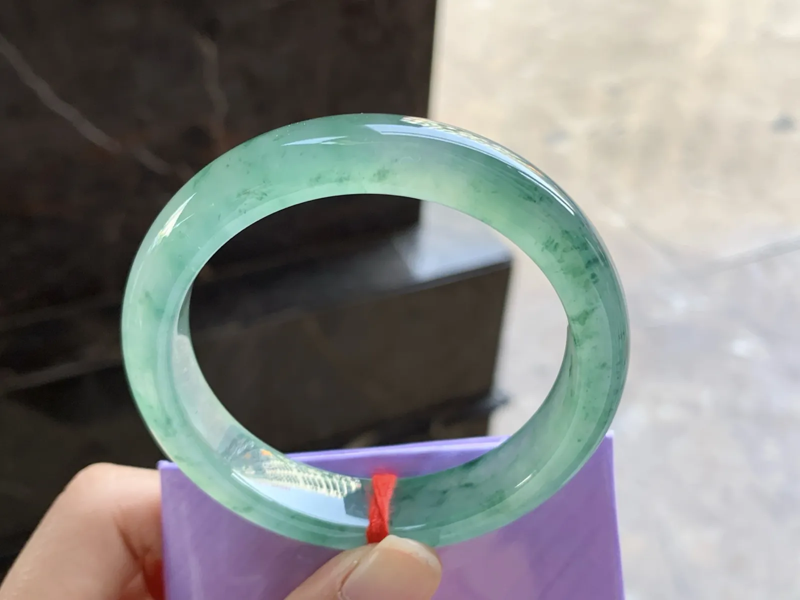 55-12.5-8.6

冰绿手镯^_^透亮 鲜艳鲜艳 实物浓郁