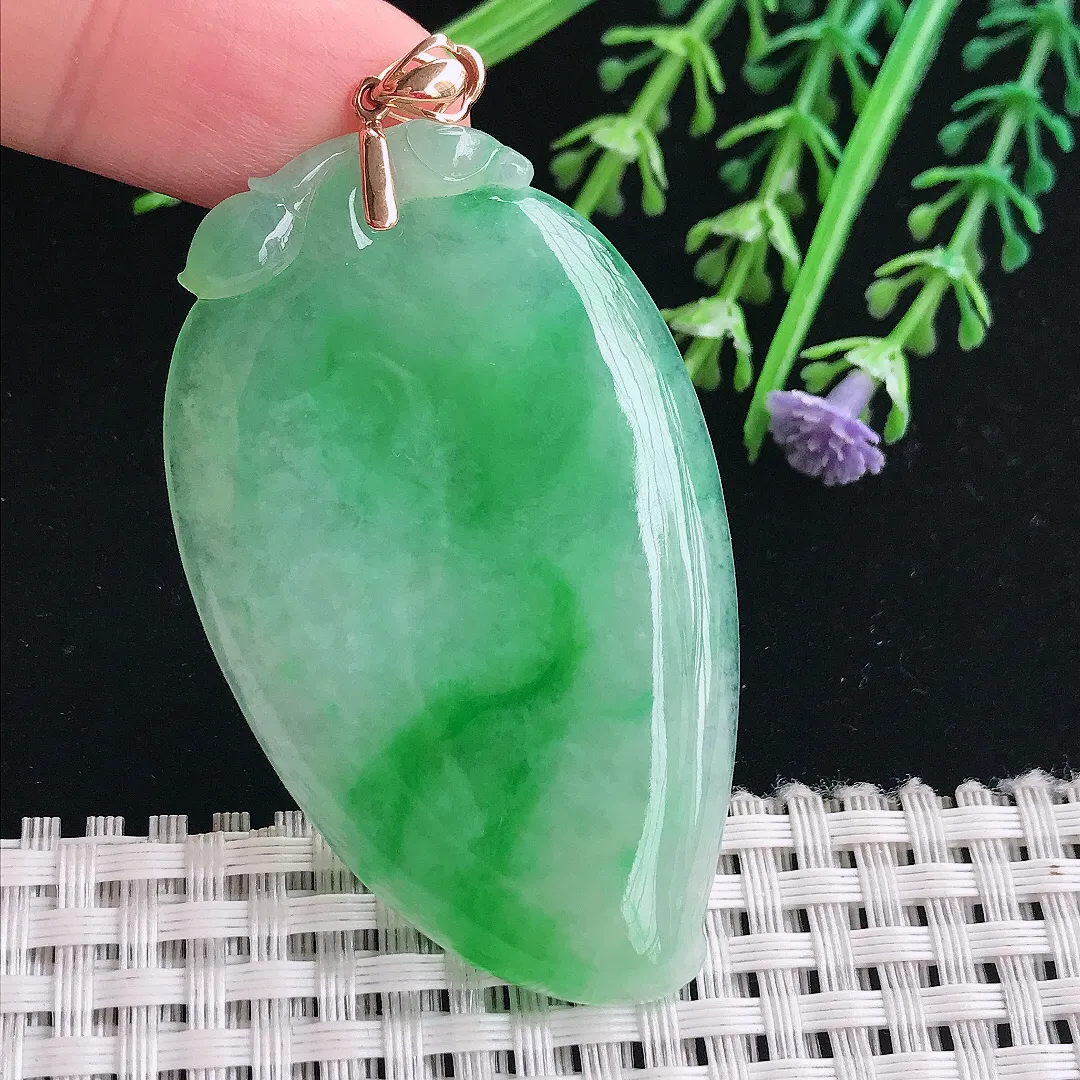 实拍A货翡翠58/34.7/5.5老坑18k金镶嵌冰润飘阳绿寿桃吊坠翡翠桃子挂件