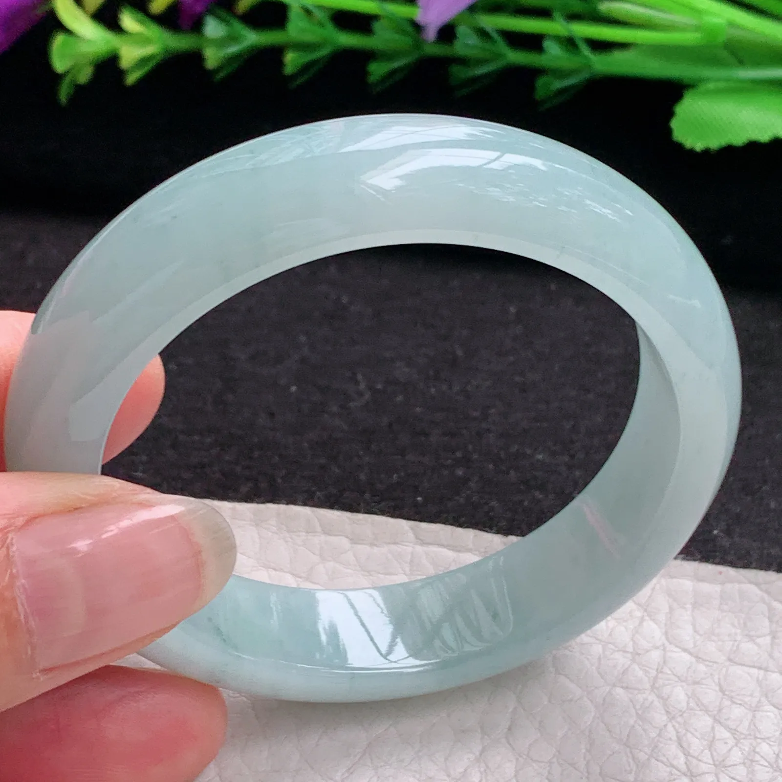 ym清秀飘花款54.5*48.5*7.5贵妃镯 天然缅甸翡翠A货冰润蓝韵蛋形宽边玉手环