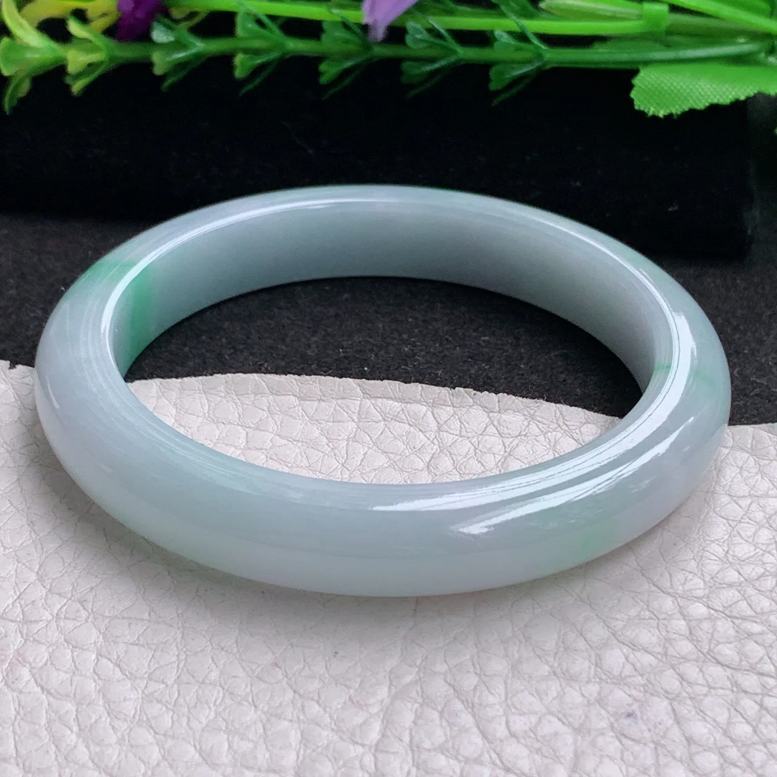 xx实拍56*9.6*8.3平安镯 天然缅甸翡翠A货飘绿年轻活跃宽边玉手环