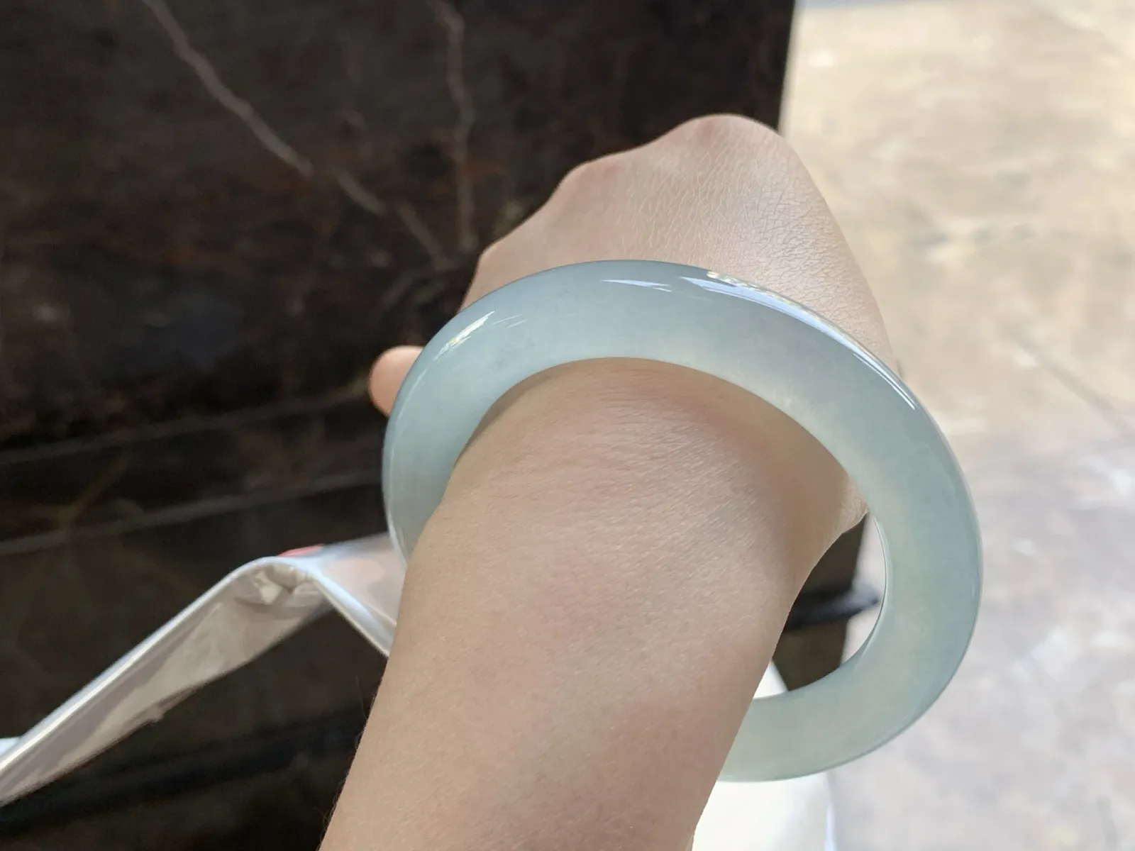 57.5-11.4

冰种圆条手镯^_^透亮 荧光十足