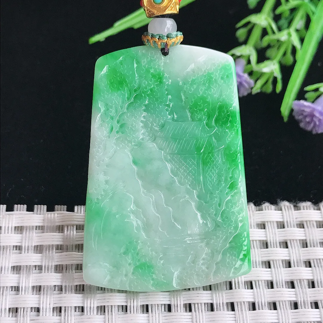 实拍A货翡翠46.5/32.2/5.5老坑精美飘阳绿山水牌吊坠翡翠挂件
