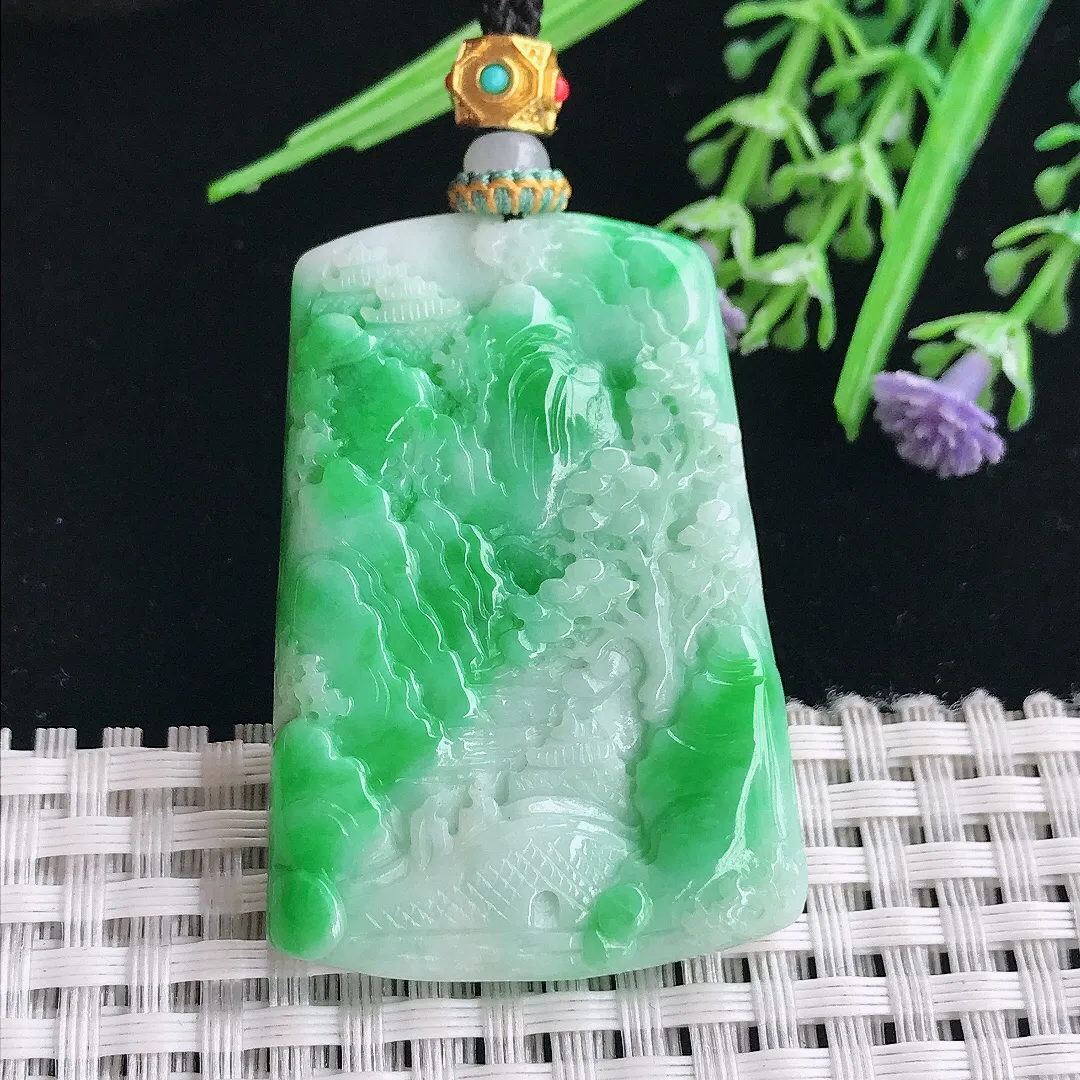 实拍A货翡翠46.5/32.2/5.5老坑精美飘阳绿山水牌吊坠翡翠挂件