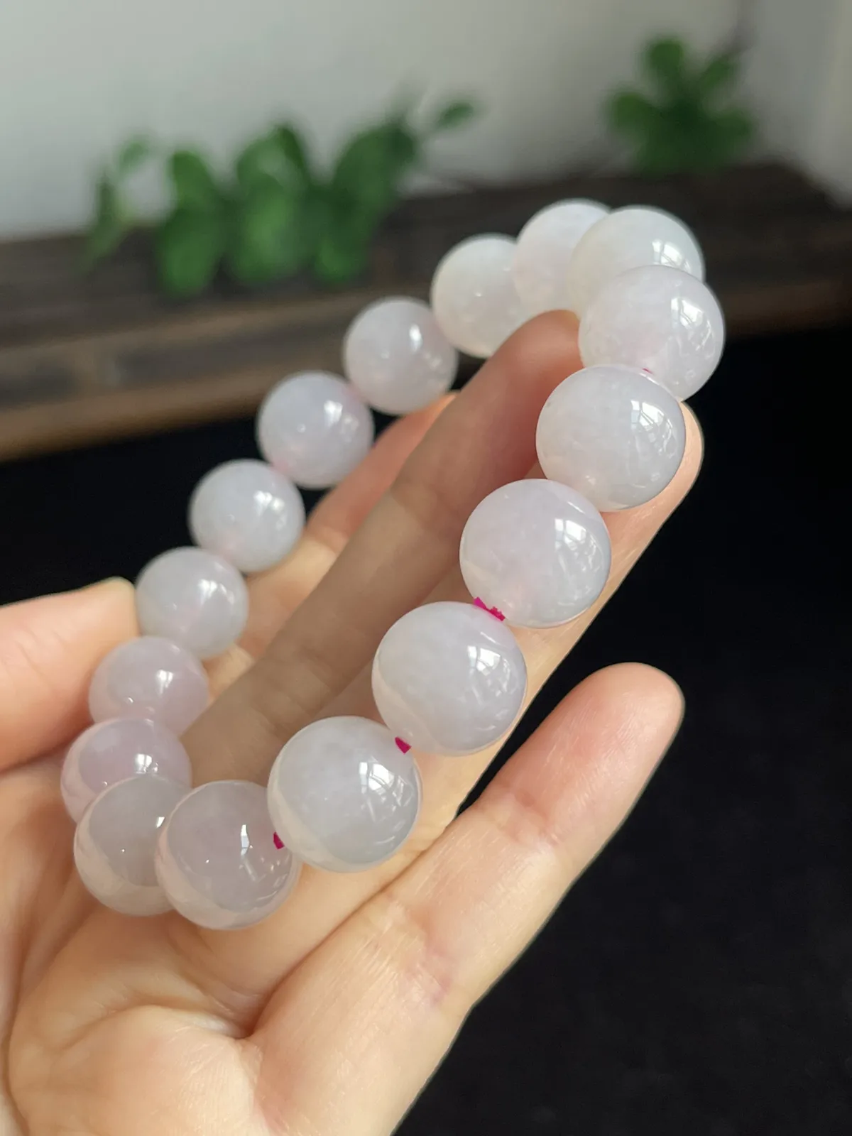 翡翠手链，绳子对颜色有影响