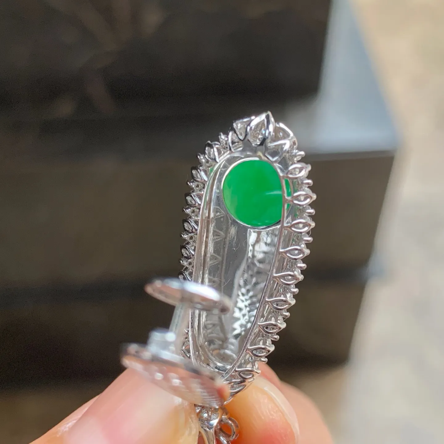 冰种阳绿福豆 色阳水润 18K金镶嵌