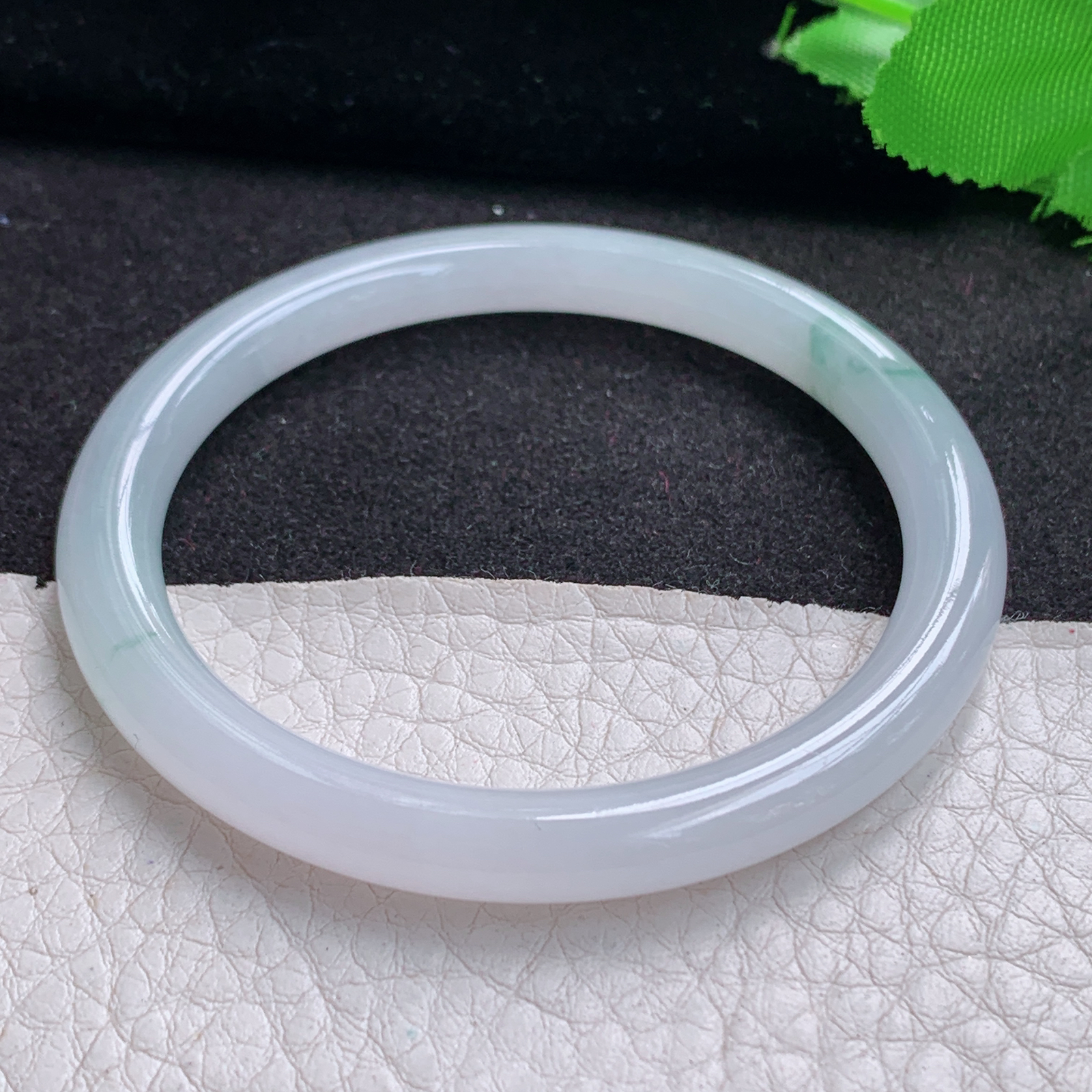 n小圈口51*6.3*6.8叮当镯 天然缅甸翡翠A货冰飘花圆条美人镯