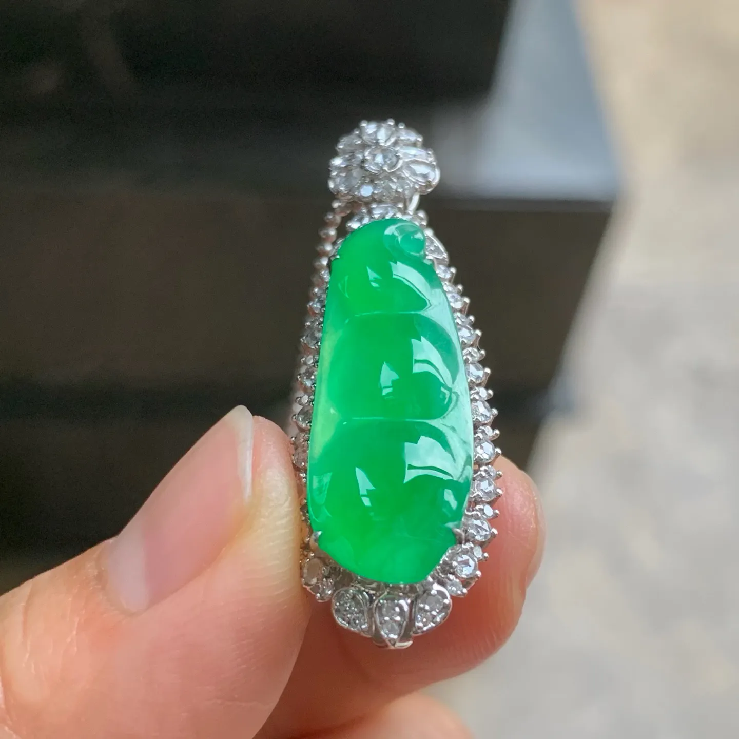 冰种阳绿福豆 色阳水润 18K金镶嵌