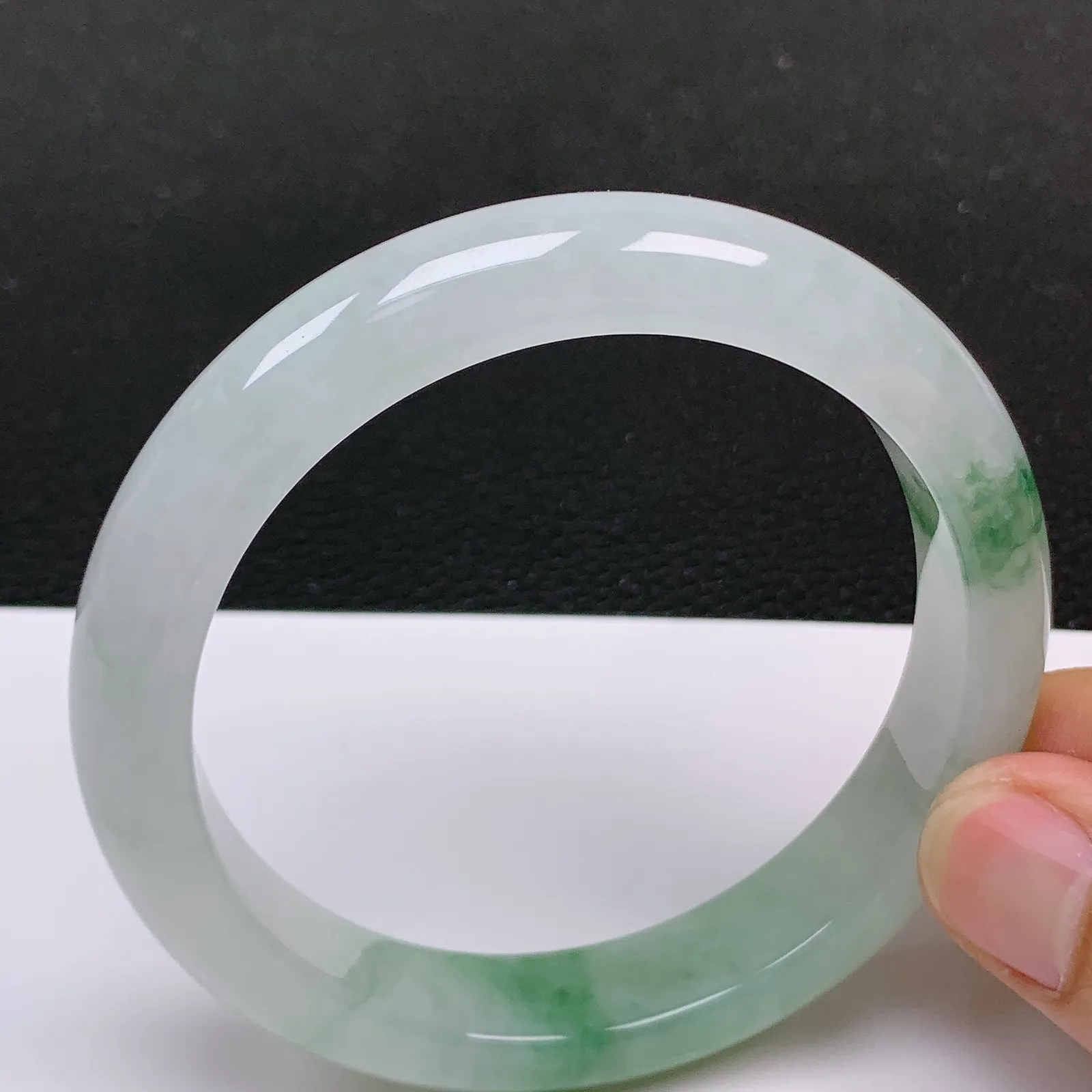 61～62大圈口 天然翡翠老坑冰润飘花正圈手镯 尺寸61.5*12.6*9mm