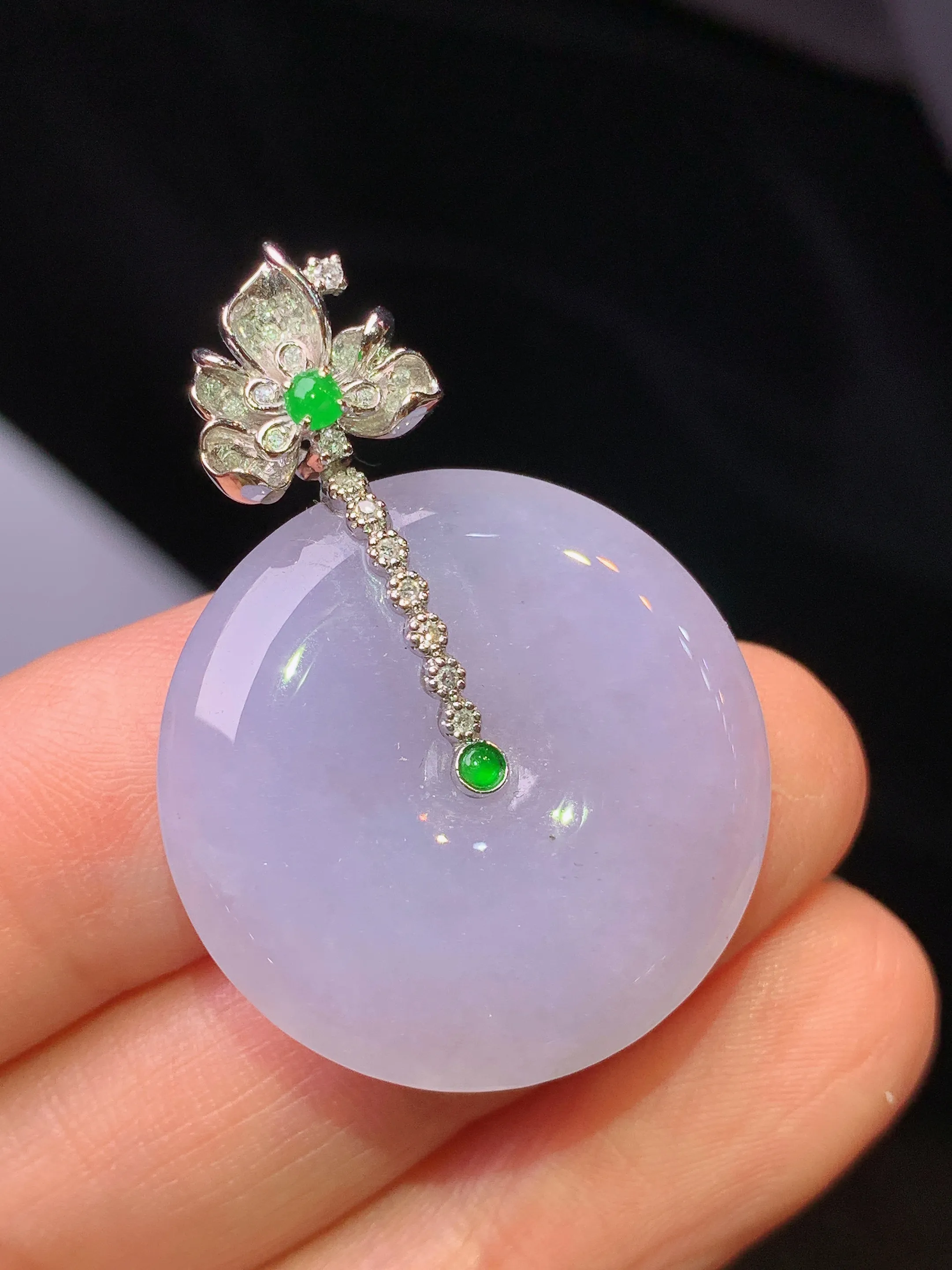 18k金钻镶嵌紫罗兰平安扣吊坠 玉质细腻清新 水润亮眼 整体尺寸35.5*25.5*5.6