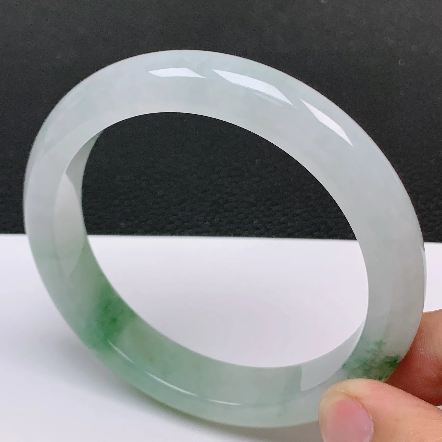 61～62大圈口 天然翡翠老坑冰润飘花正圈手镯 尺寸61.5*12.6*9mm