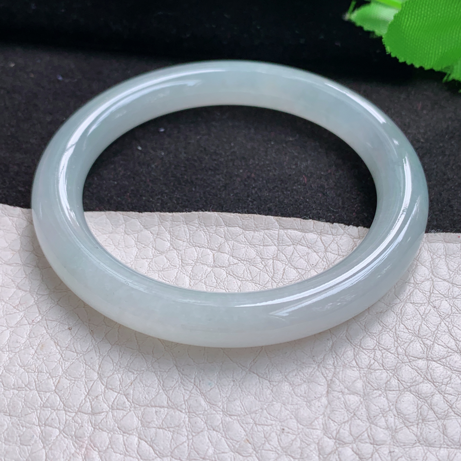 n纯美款54*8.8叮当镯 天然缅甸翡翠A货细润清爽圆条美人镯