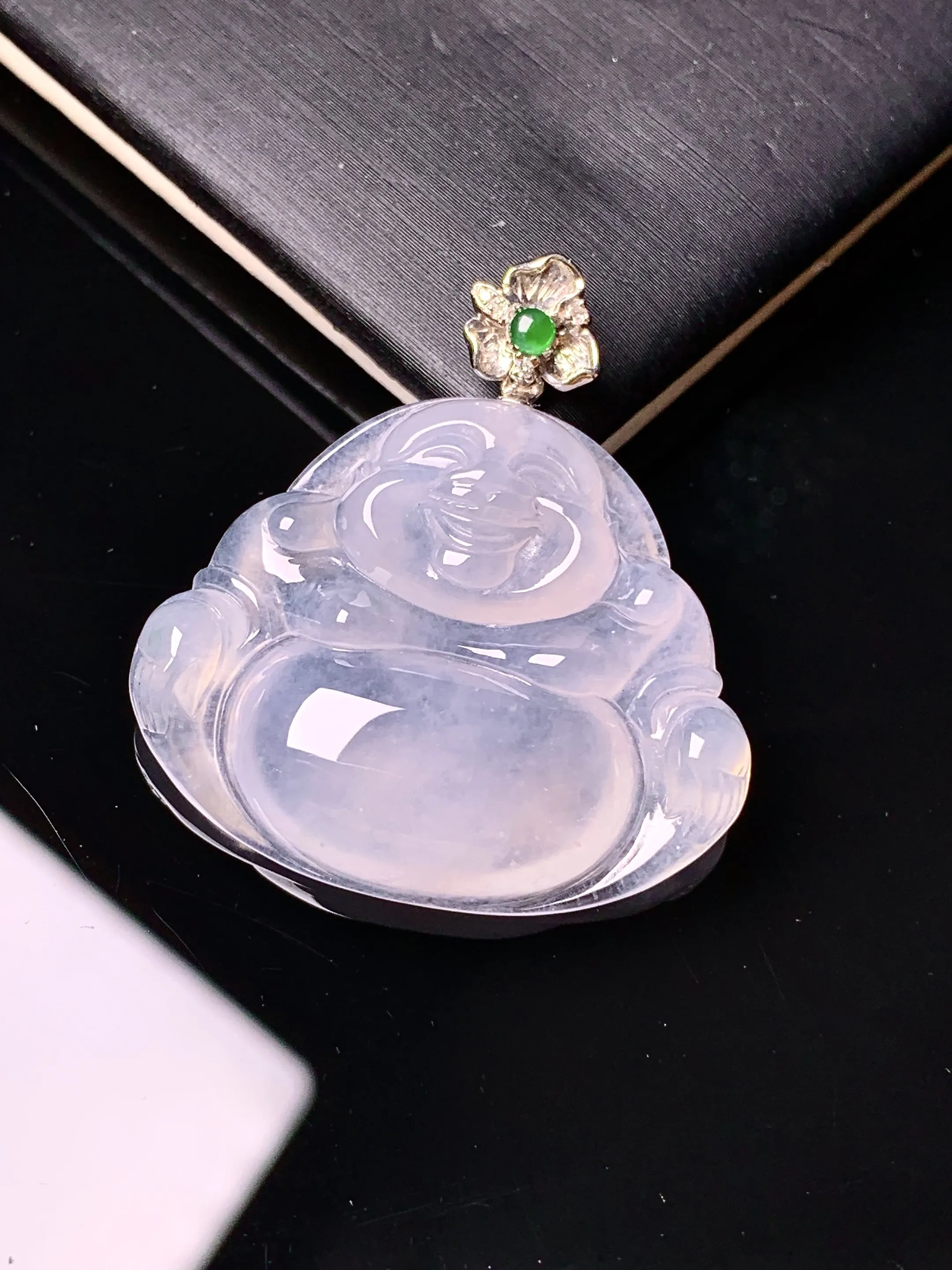 18k金钻镶嵌冰种佛公吊坠 玉质细腻清新 水润亮眼 整体尺寸33*30.3*6