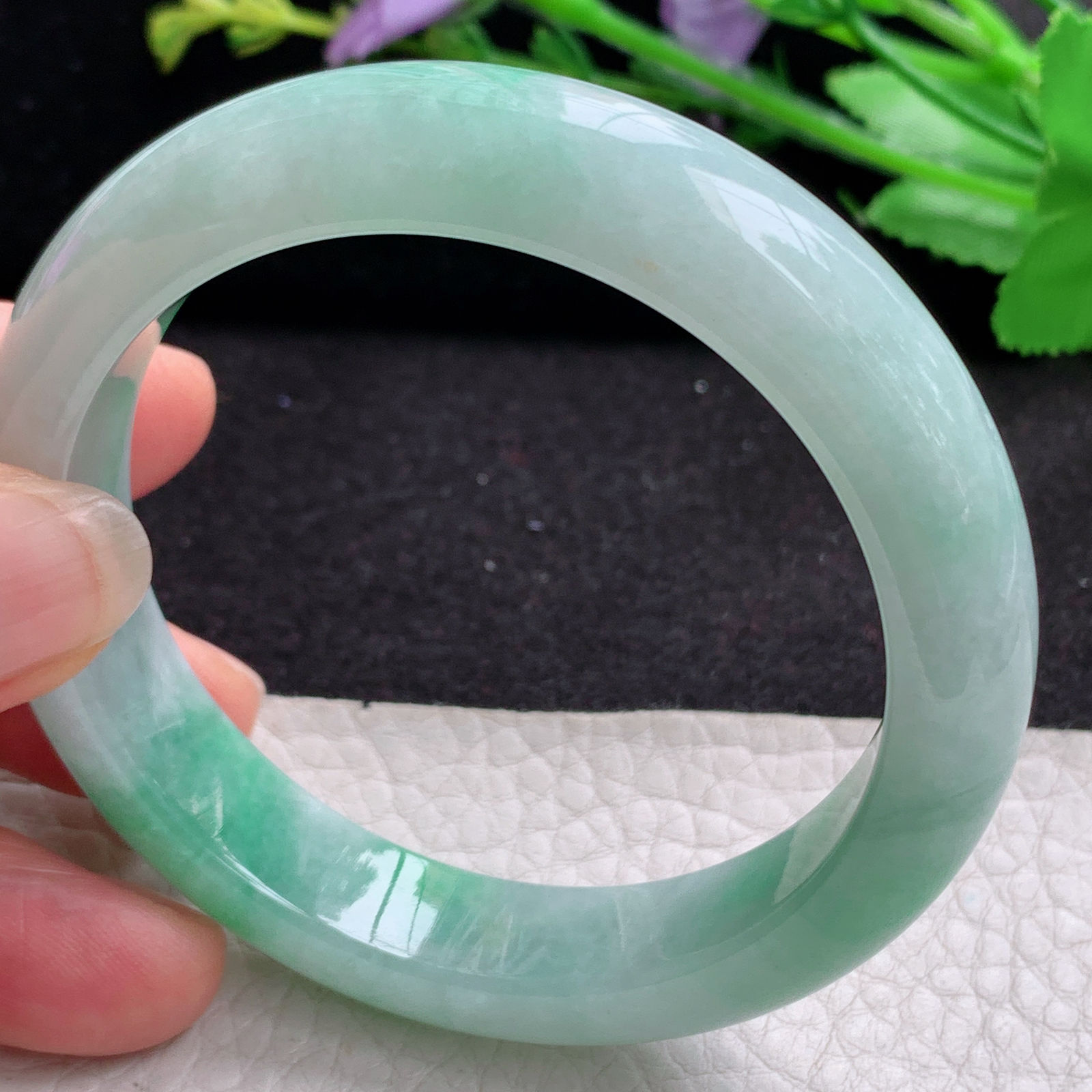 n清新年轻款55*12.5*8.5平安镯 天然缅甸翡翠A货细润飘绿宽边玉手环