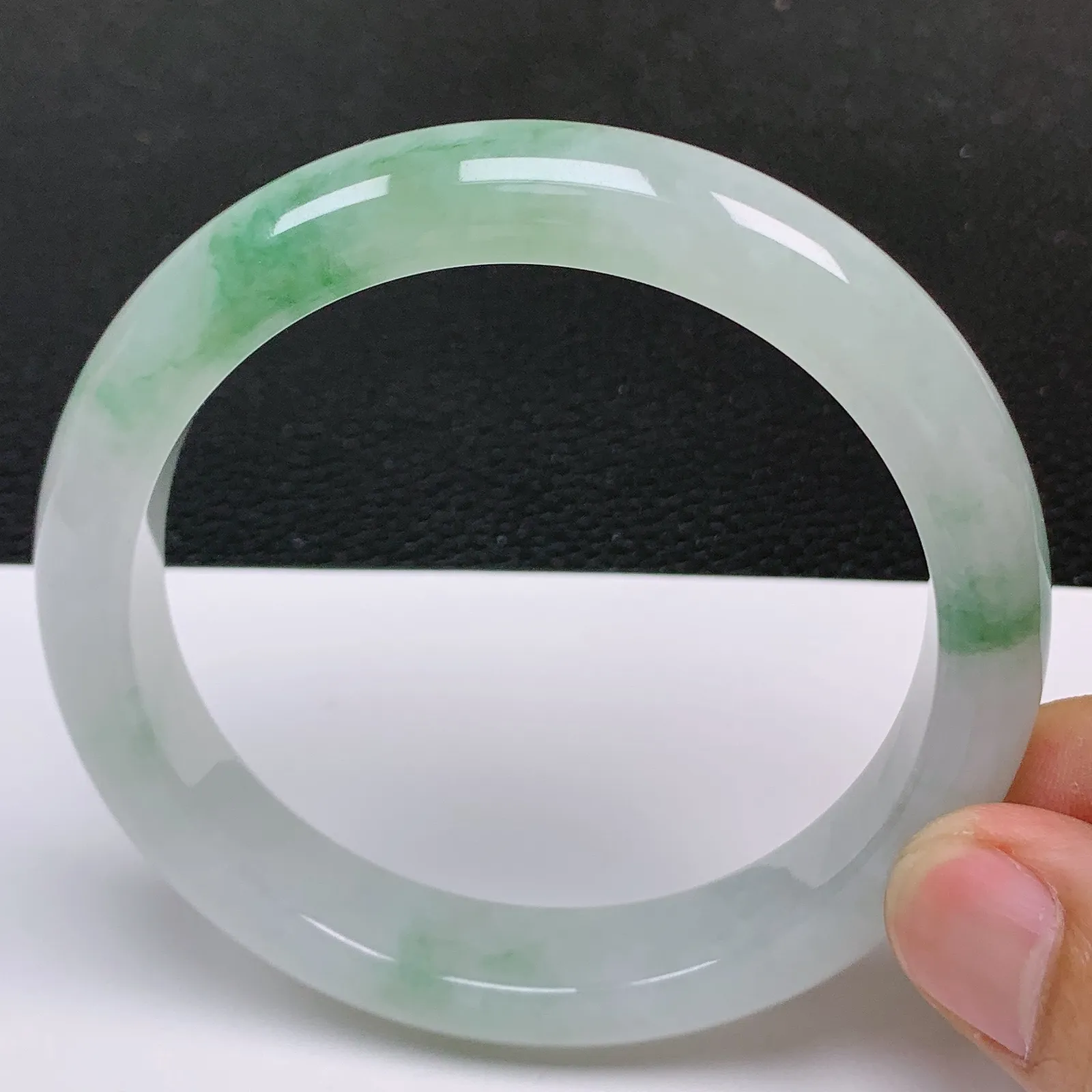 61～62大圈口 天然翡翠老坑冰润飘花正圈手镯 尺寸61.5*12.6*9mm