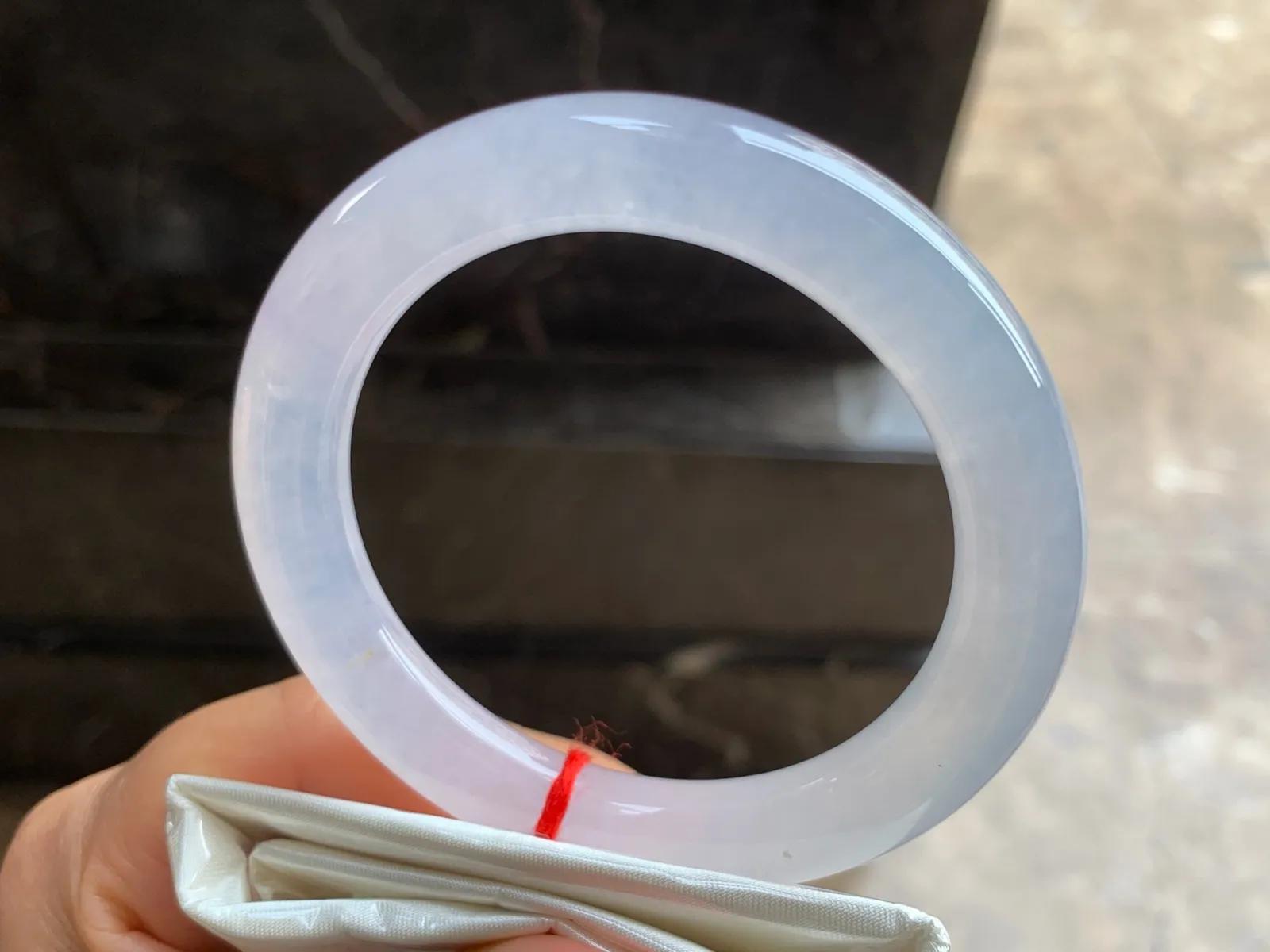 56-10.3-9.8mm
冰种圆条手镯 水润冰透 清爽