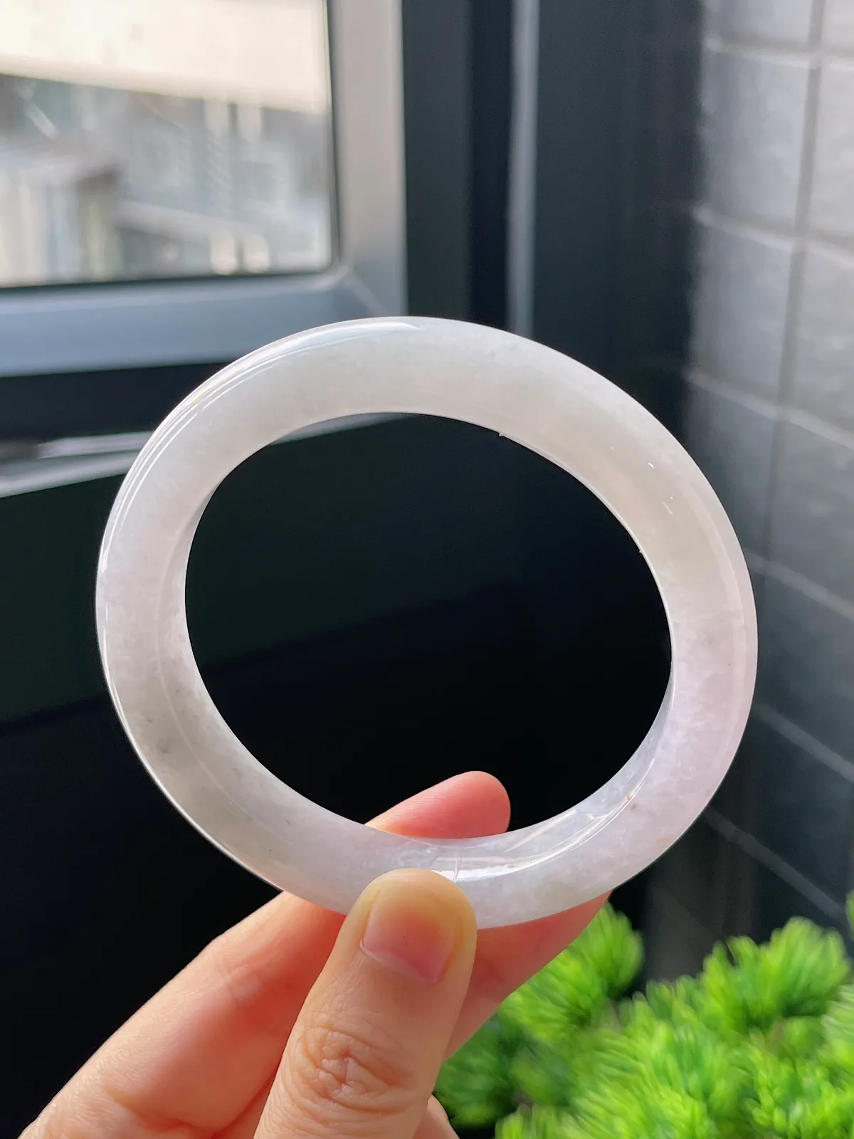 正圈58.4圈口，翡翠糯化种淡春彩手镯