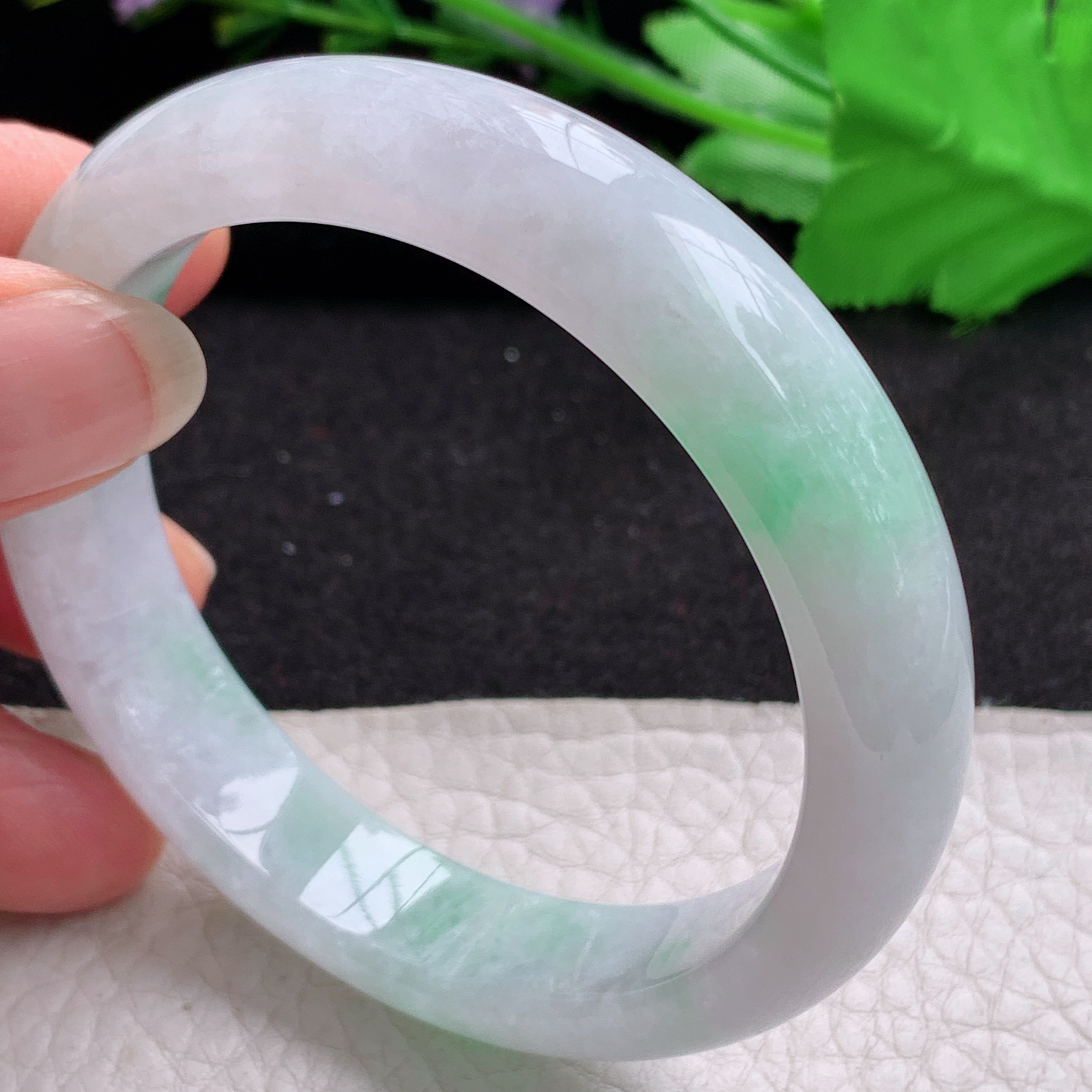 n清新款54.8*12.3*7.7平安镯 天然缅甸翡翠A货细润飘绿宽边玉手镯