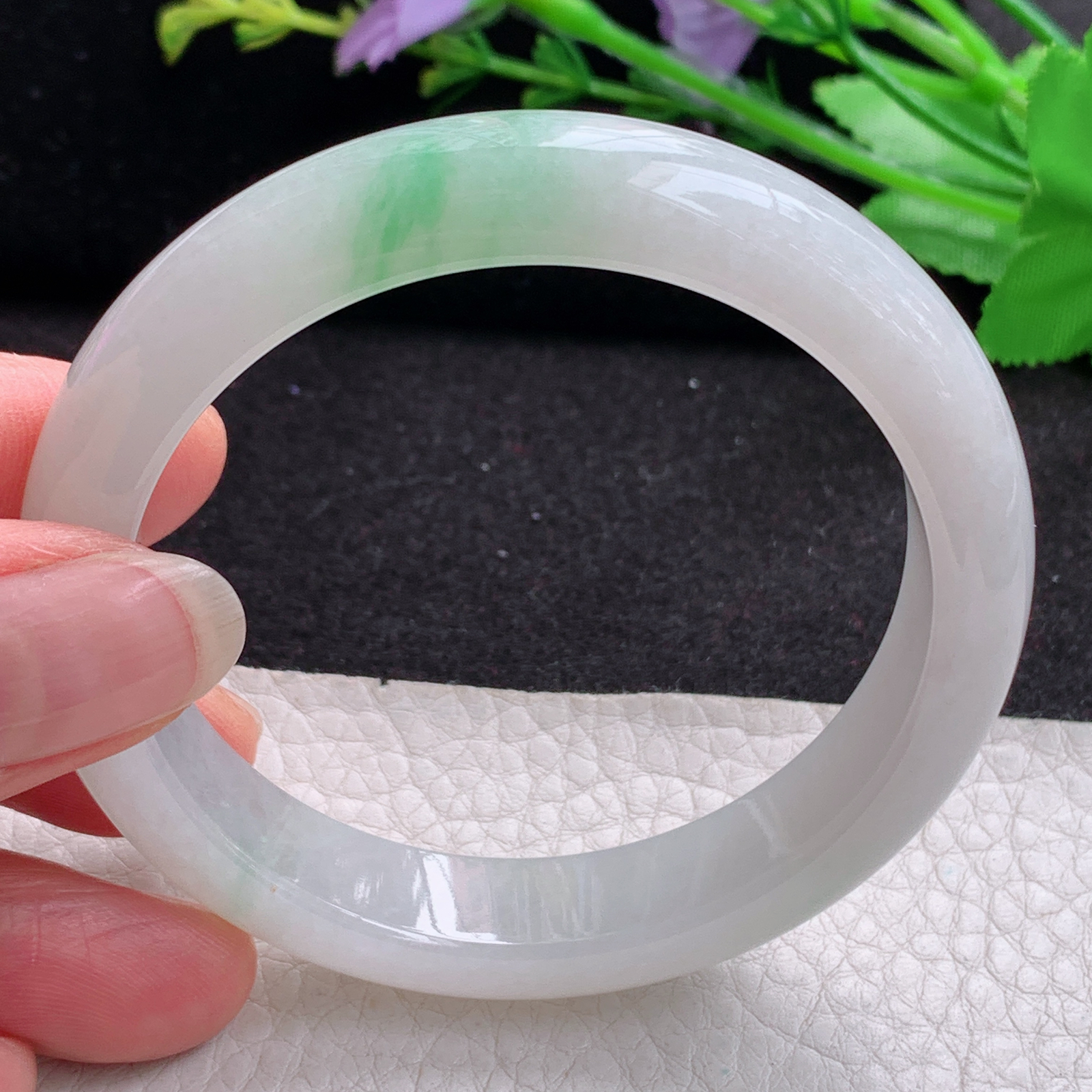 n清新年轻款56*11.8*8平安镯 天然缅甸翡翠A货胶润飘绿宽边玉手环