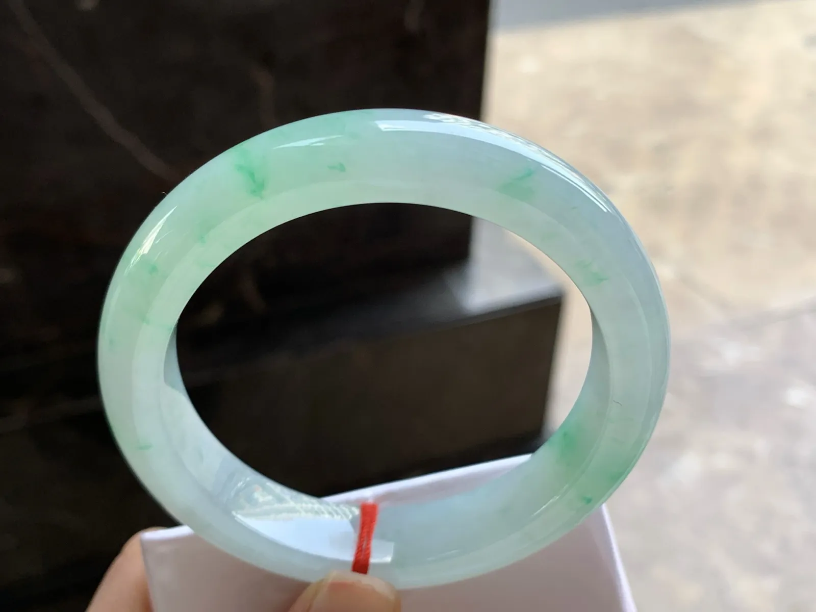 58-12.8-9.1

带色手镯^_^清新细腻 水润