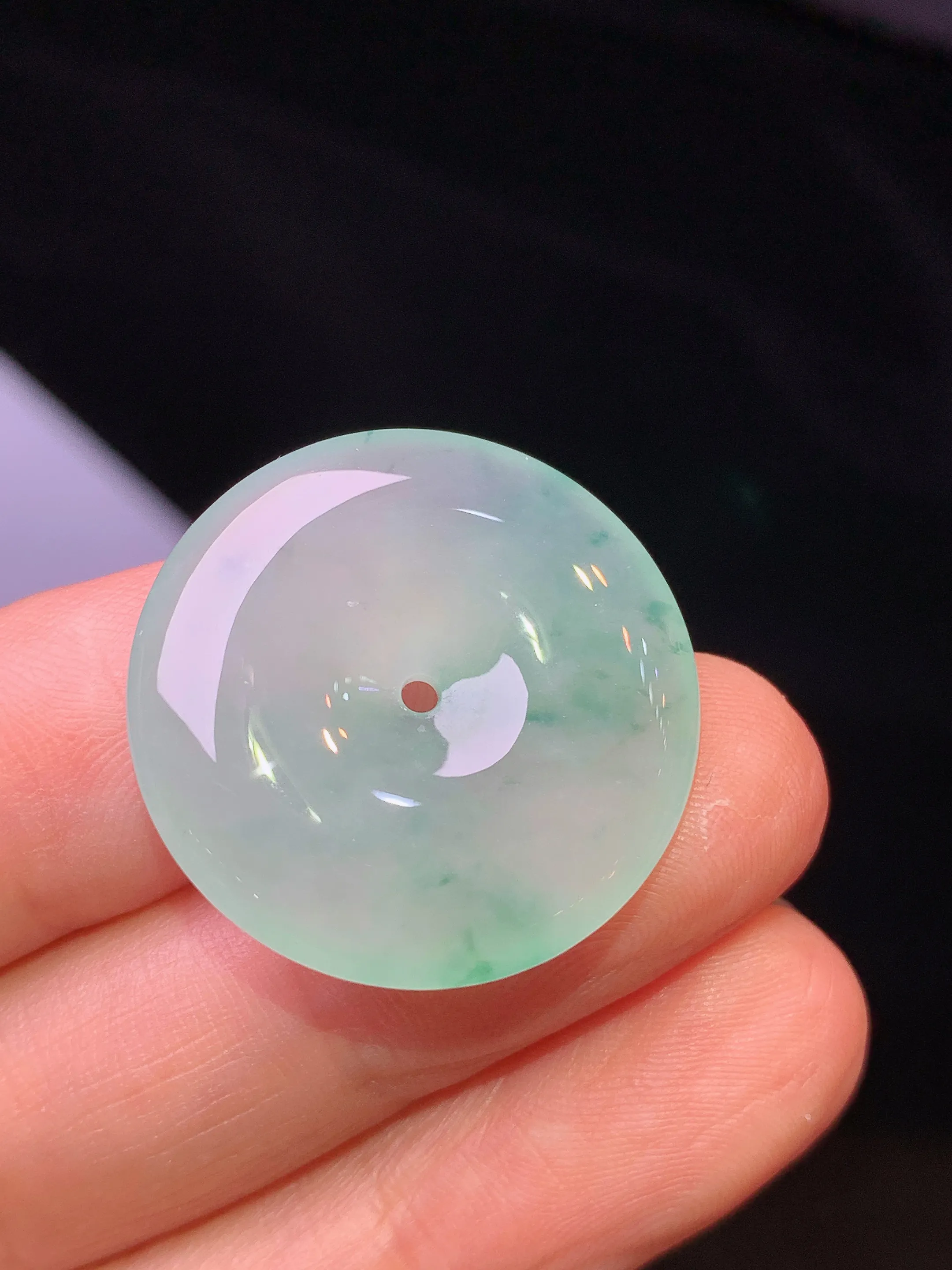 冰种飘绿平安扣吊坠 玉质细腻清新 水润亮眼 整体尺寸24.2*5.5