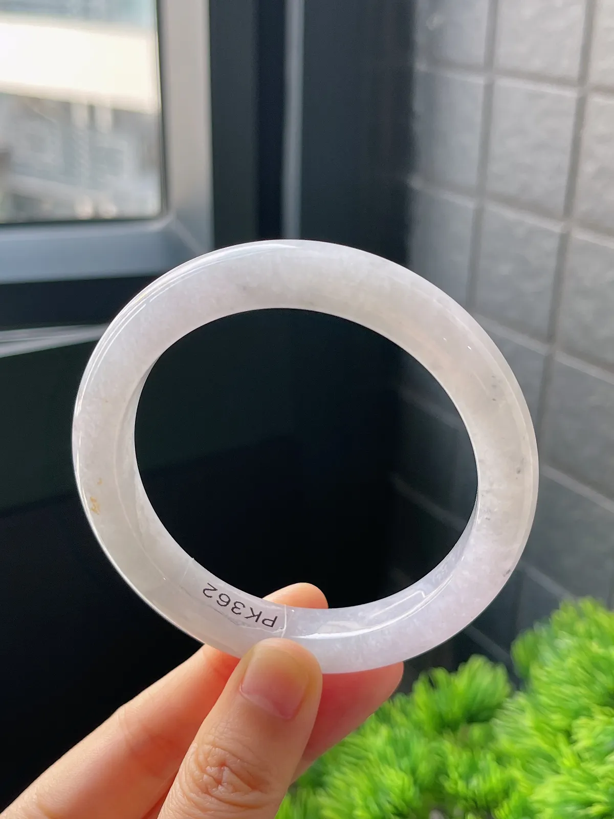 正圈58.4圈口，翡翠糯化种淡春彩手镯