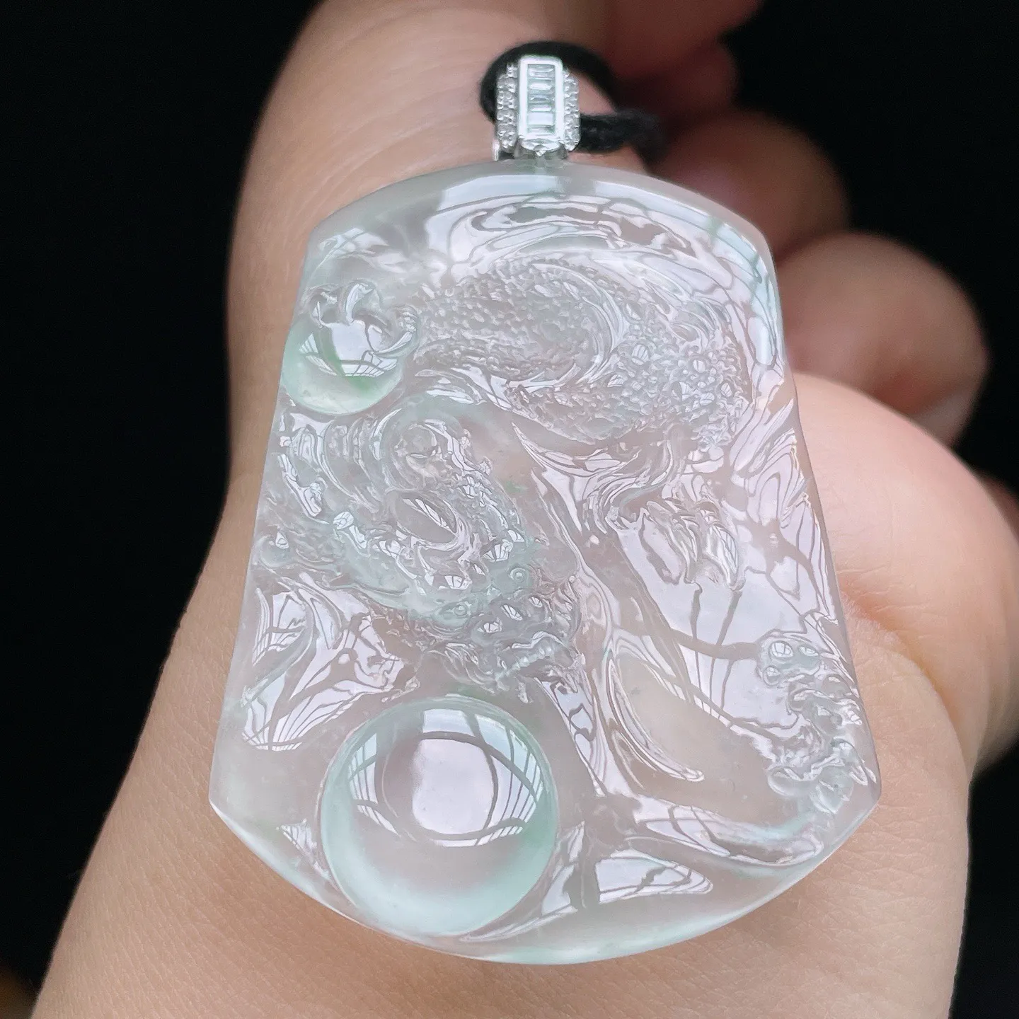 18K 冰种·龙牌

裸53.7-39.4-5.8