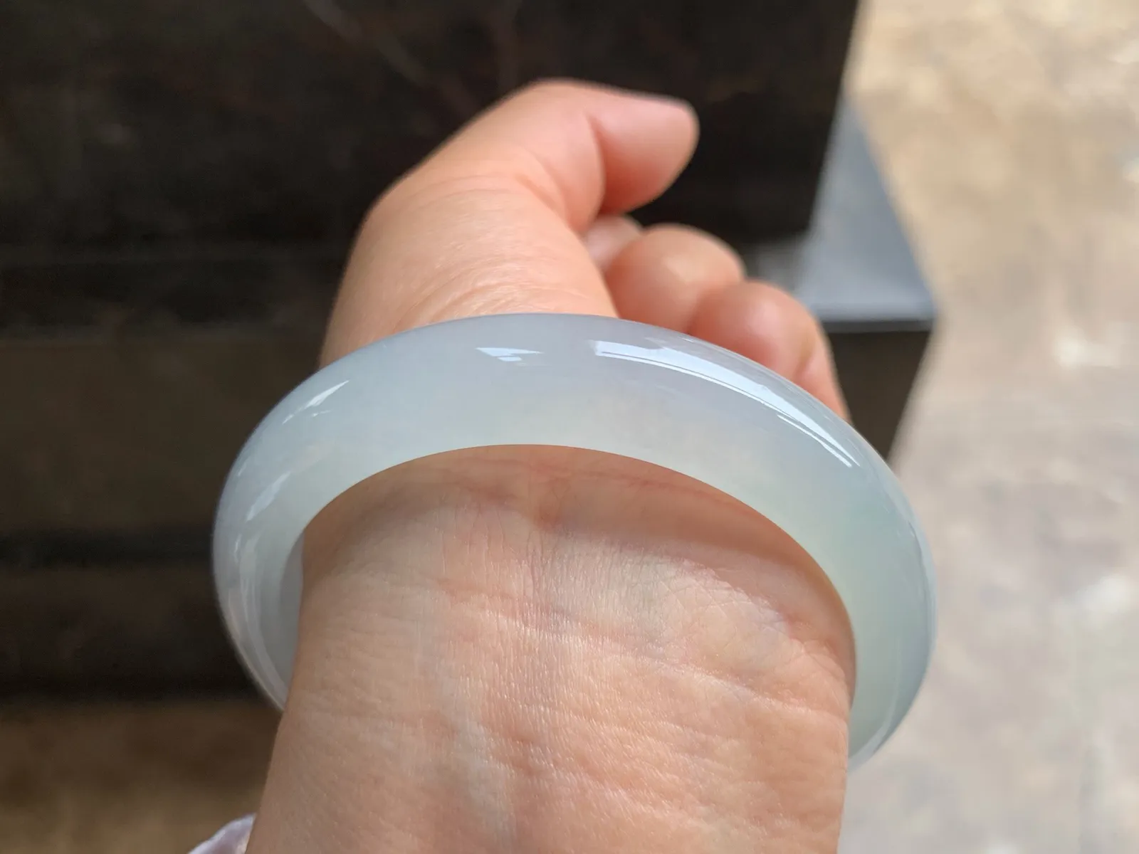 55.5-12.3-8.2mm
冰种手镯 水润光泽 清爽干净