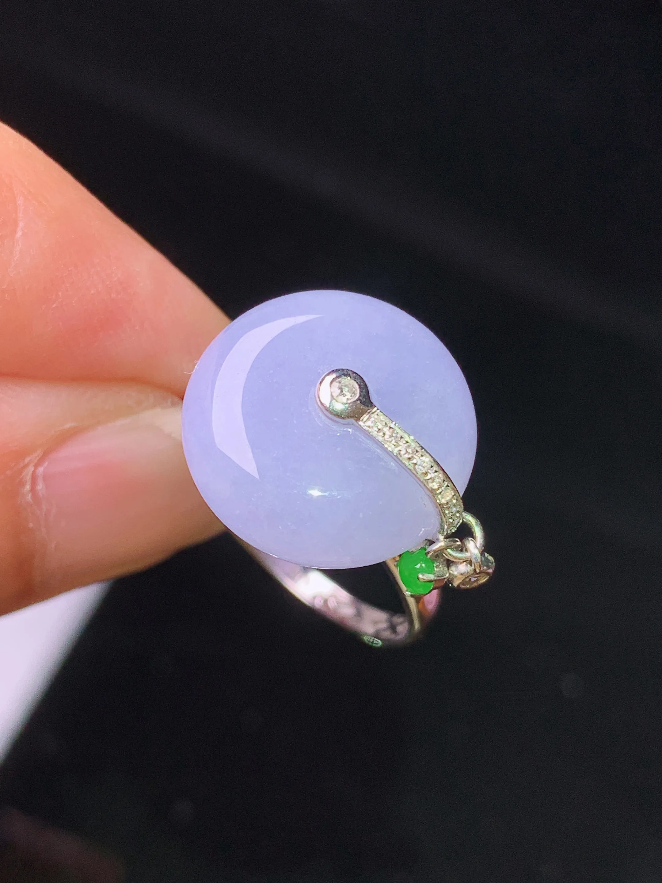 18k金钻镶嵌紫罗兰平安扣戒指 玉质细腻清新 水润亮眼 圈14 整体尺寸14.7*6.2