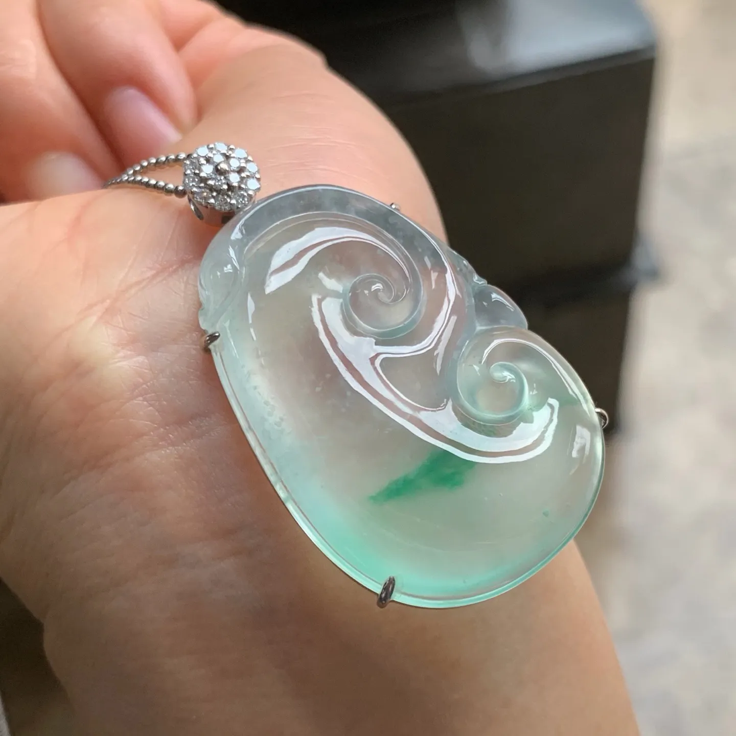 冰种绿花如意 冰透起光 胶感满满 18K金镶嵌