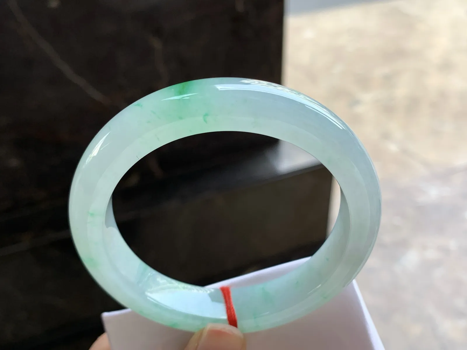 58-12.8-9.1

带色手镯^_^清新细腻 水润