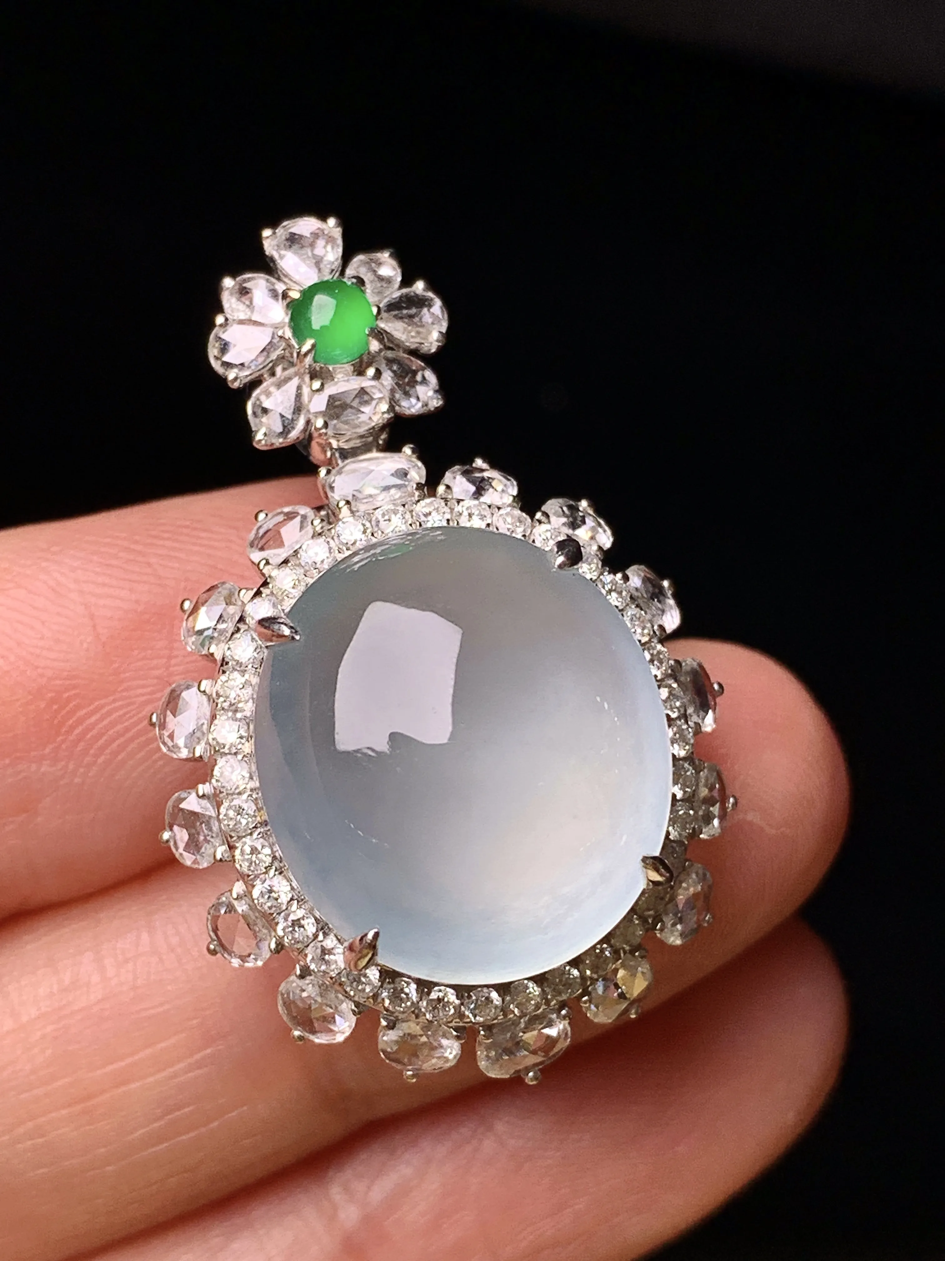 18k金钻镶嵌冰种蛋面戒指吊坠两用款 玉质细腻清新 水润亮眼 圈口13.5 整体尺寸33.3*22*15.5