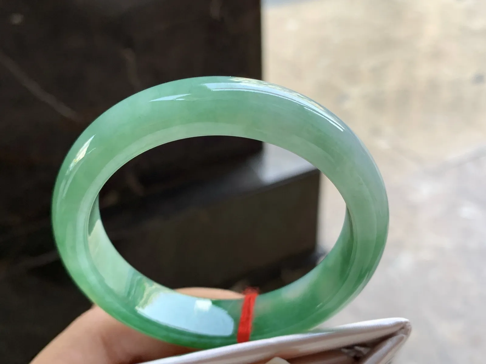 54-12.8-8.3

浓绿色手镯^_^颜色鲜艳