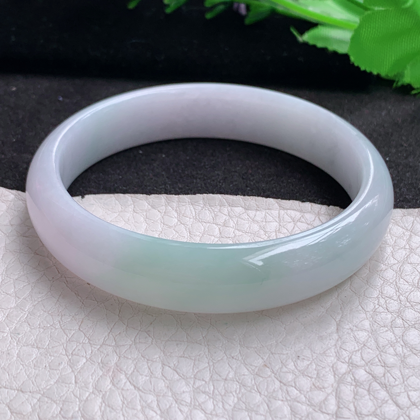 n清新款55*12.8*6.3平安镯 天然缅甸翡翠A货细润清新宽边玉手环